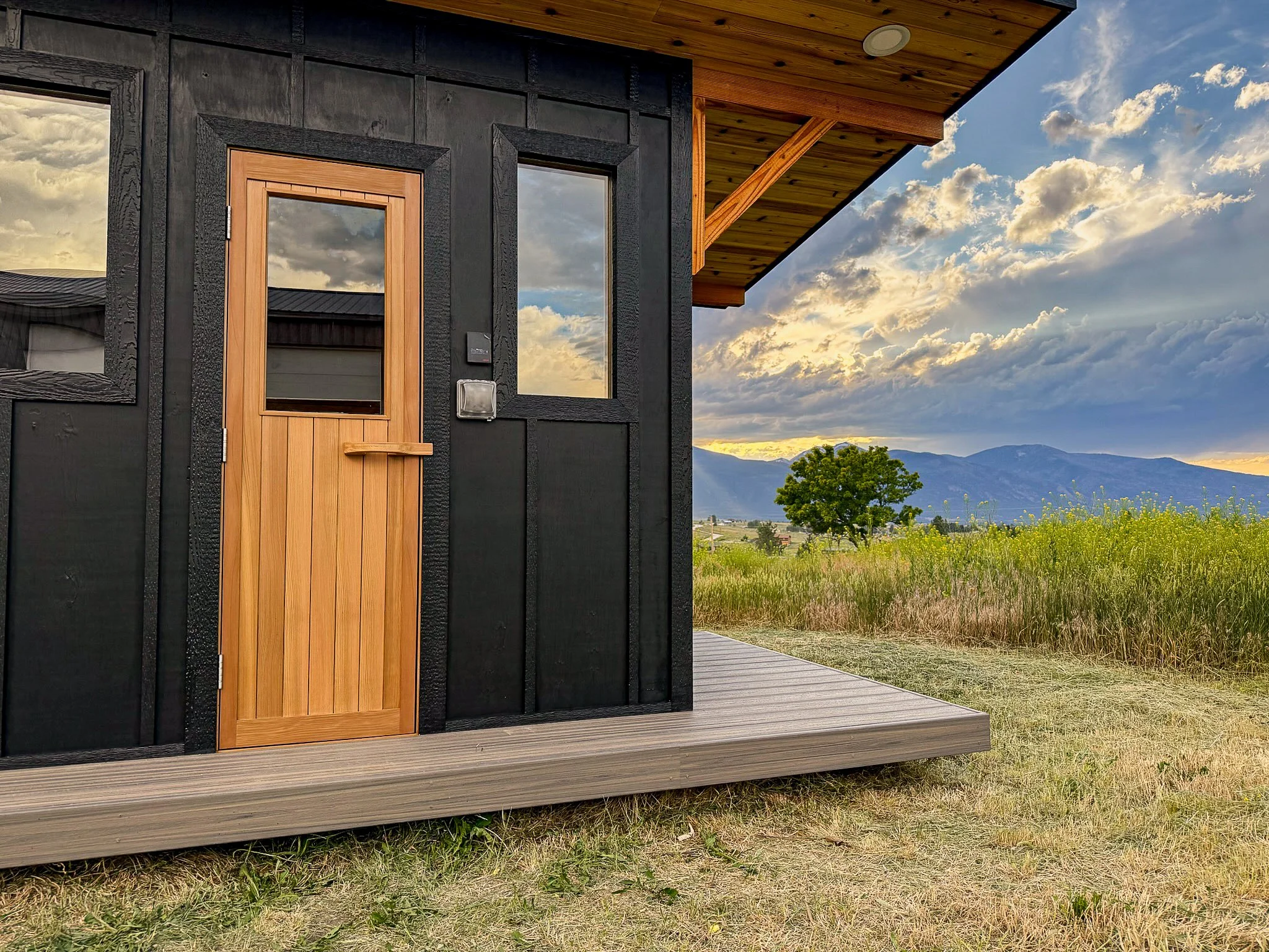 Premium Quality sauna door and trex decking