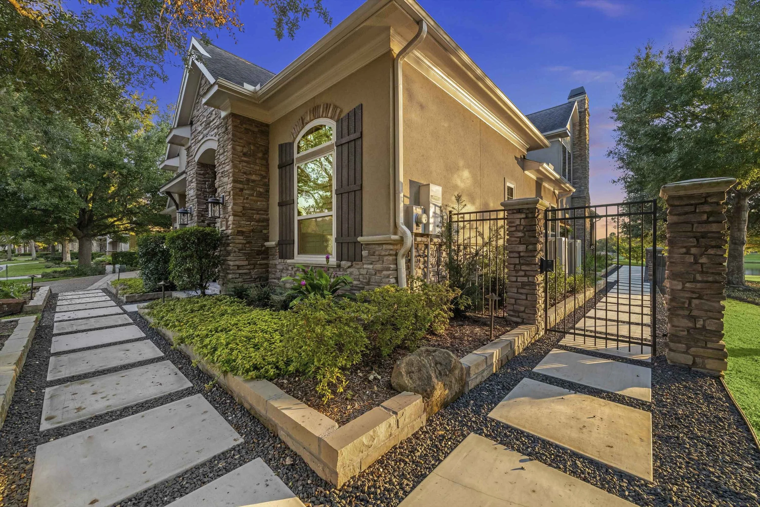 Landscaping Houston, Landscape Design and Irrigation Brian Gardens_1.JPG