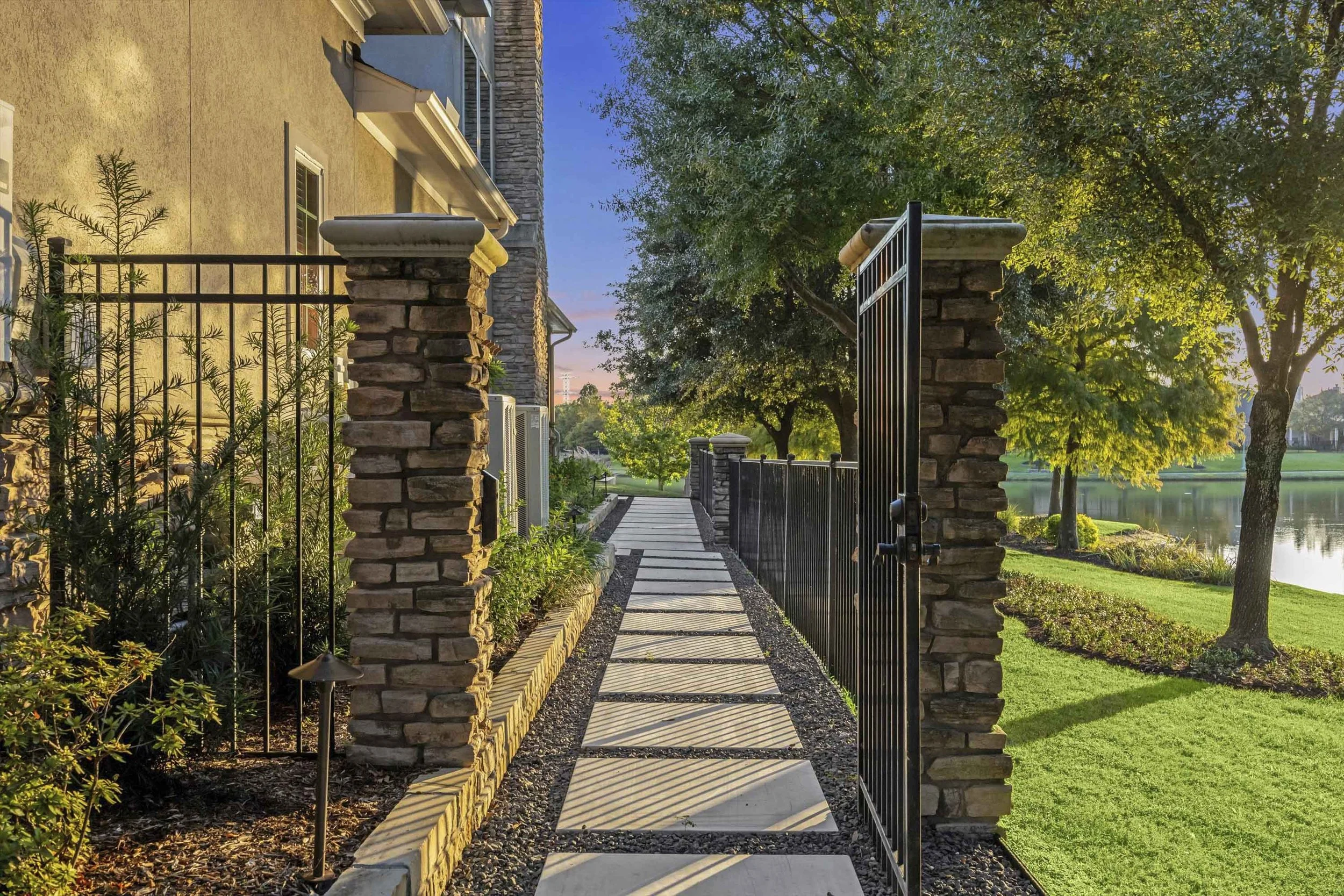 Landscaping Houston, Landscape Design and Irrigation Brian Gardens_2.JPG