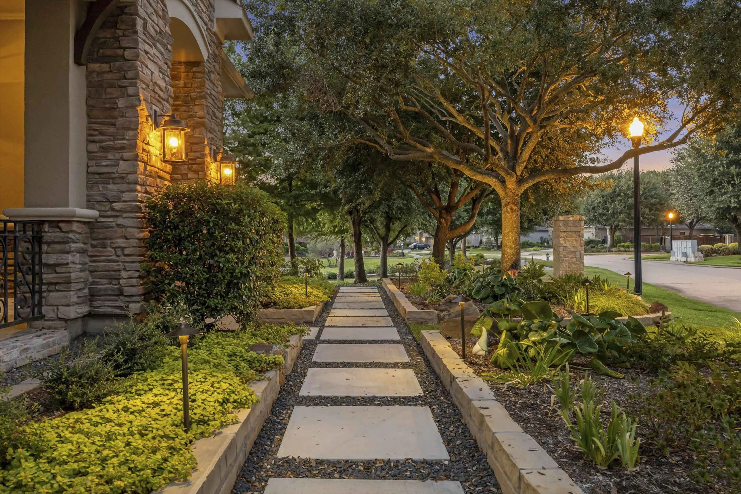 Landscaping Houston, Landscape Design and Irrigation Brian Gardens_5.JPG