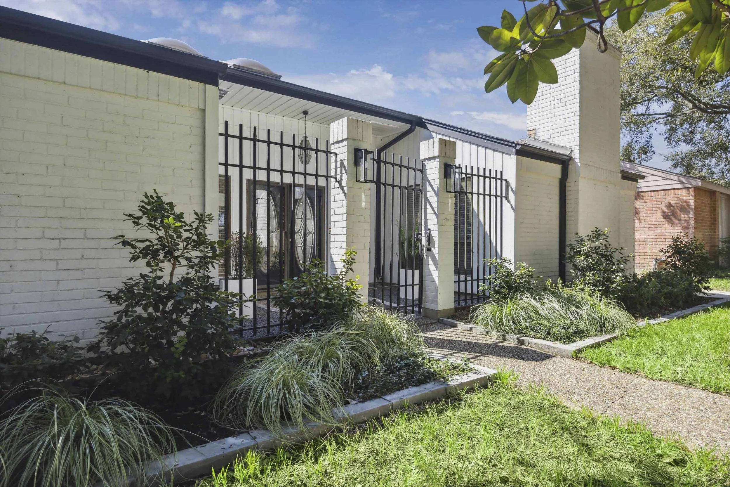 Landscaping Houston TX Design and Irrigation Brian Gardens_3.JPG