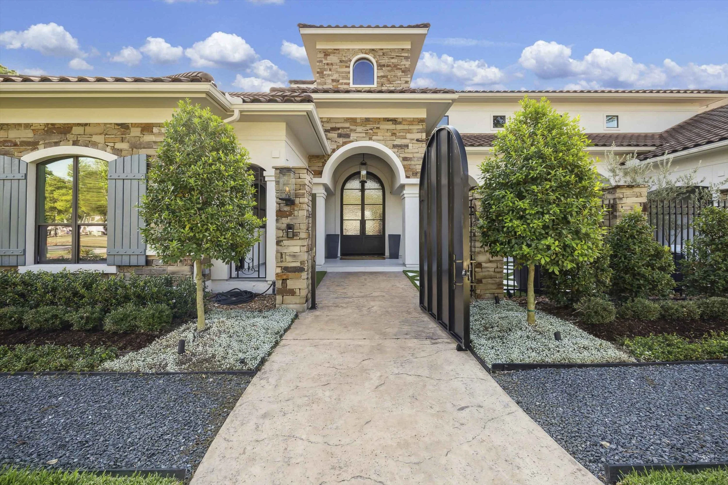 Landscaping Houston, Landscape Design and Irrigation Brian Gardens_1.JPG