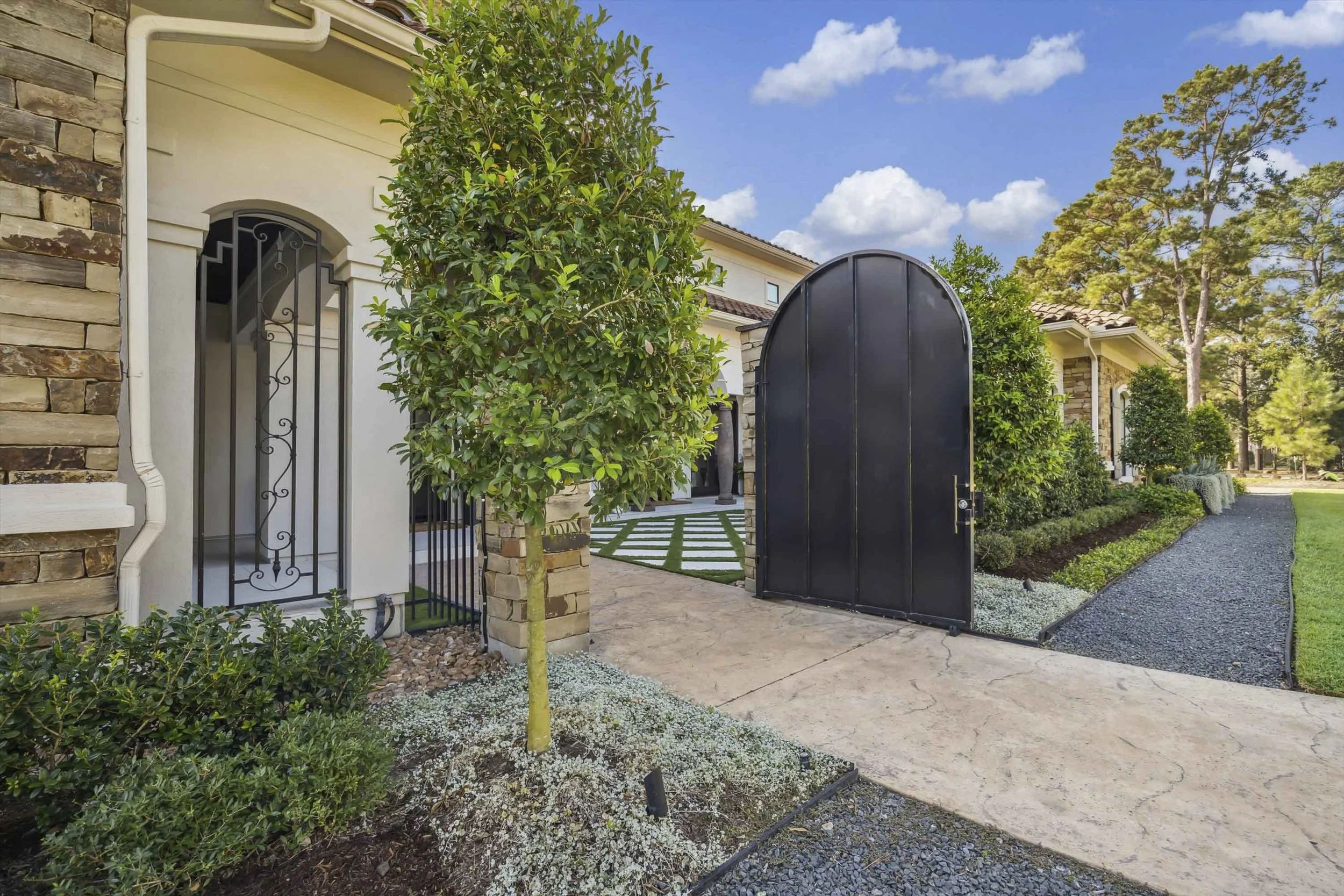 Landscaping Houston, Landscape Design and Irrigation Brian Gardens_2.JPG