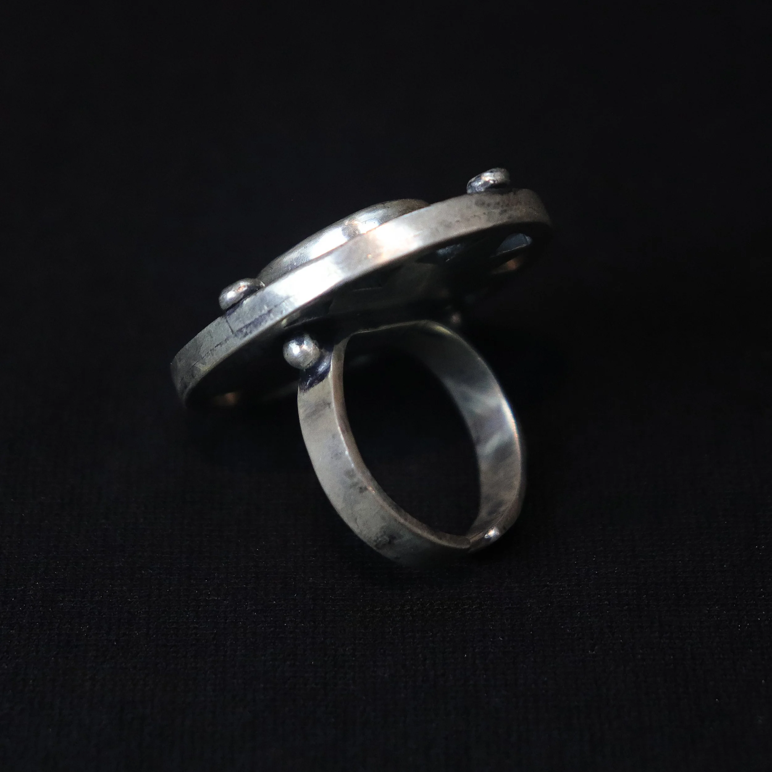 Medallion Peridot Ring-4.jpg
