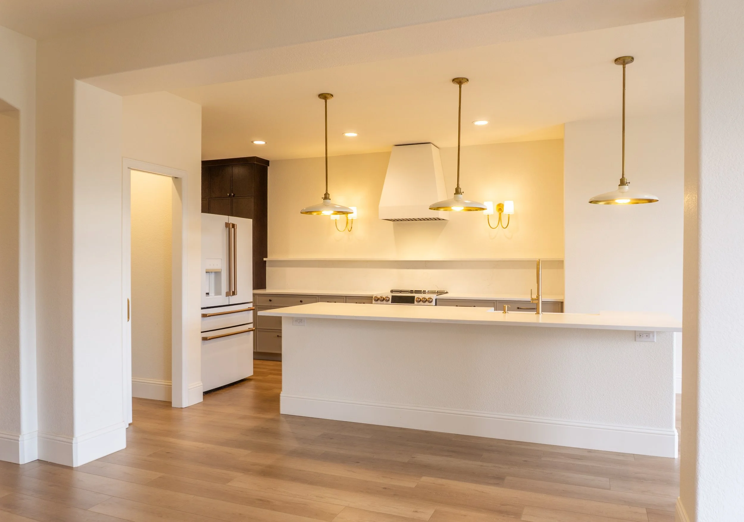 Shenstonr Parker- Main Floor - Kitchen 4.jpg