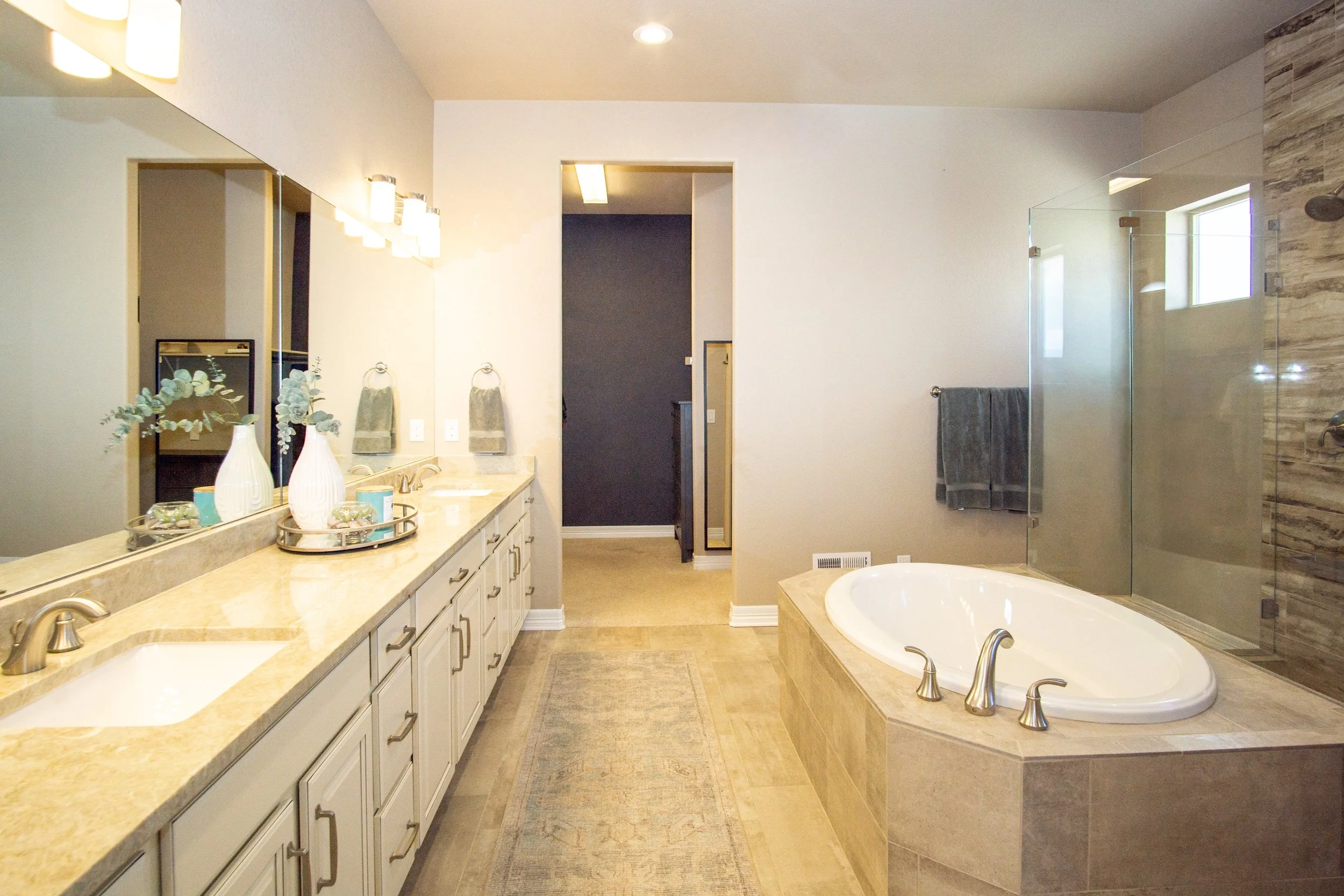 Tyrolite Ct Parker- Upper - Bath Tub and Vanity 2.jpg