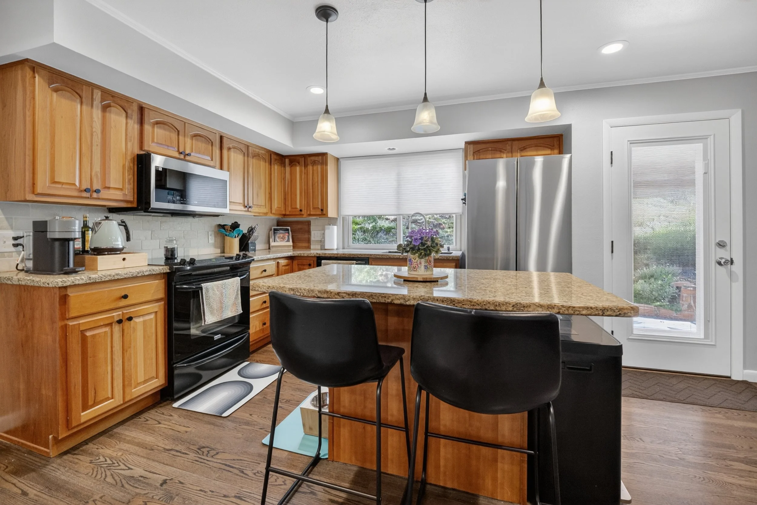 Kitchen Ovweview Ulltra.jpg