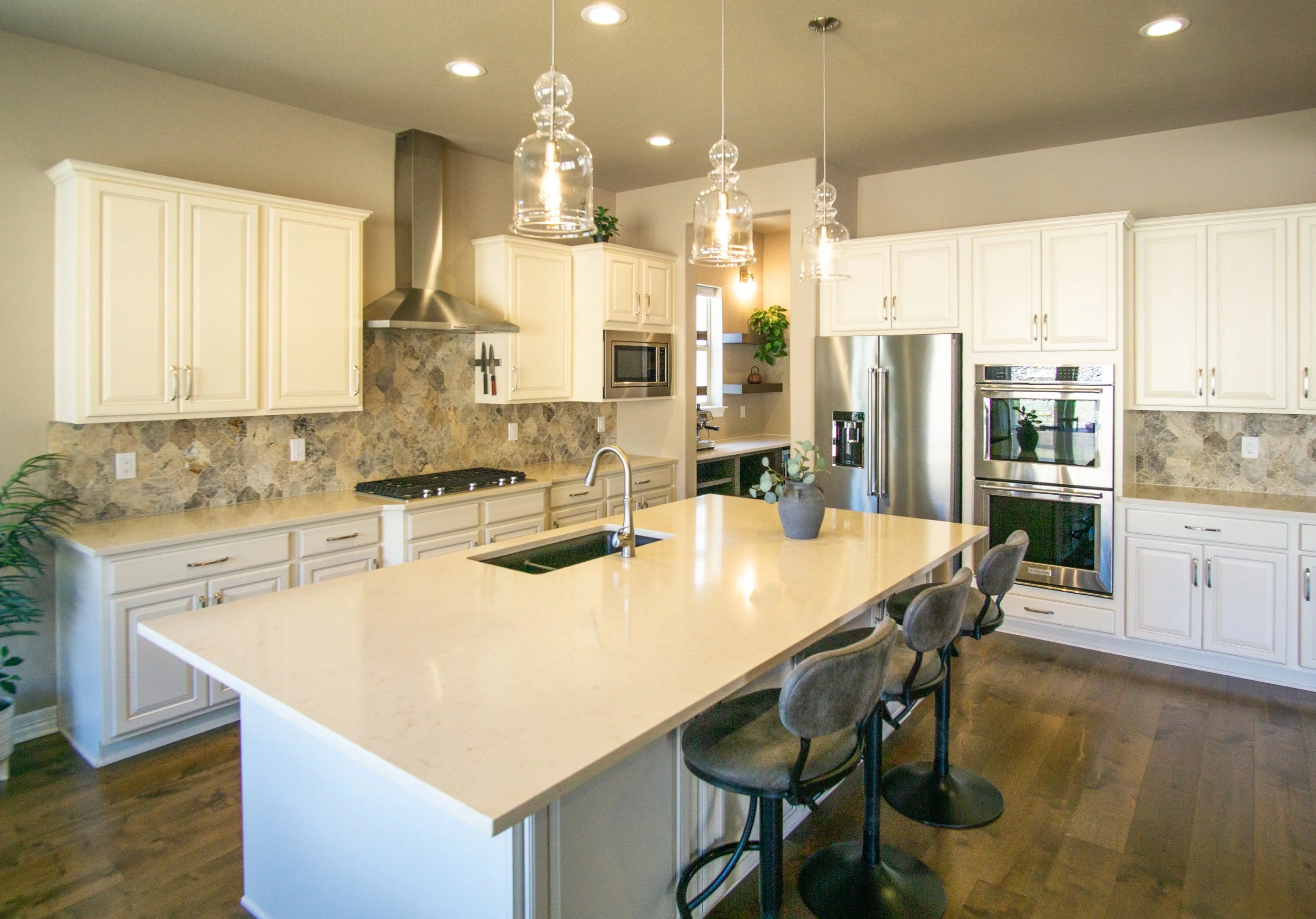Tyrolite Ct Parker- Upper - Kitchen 3.jpg