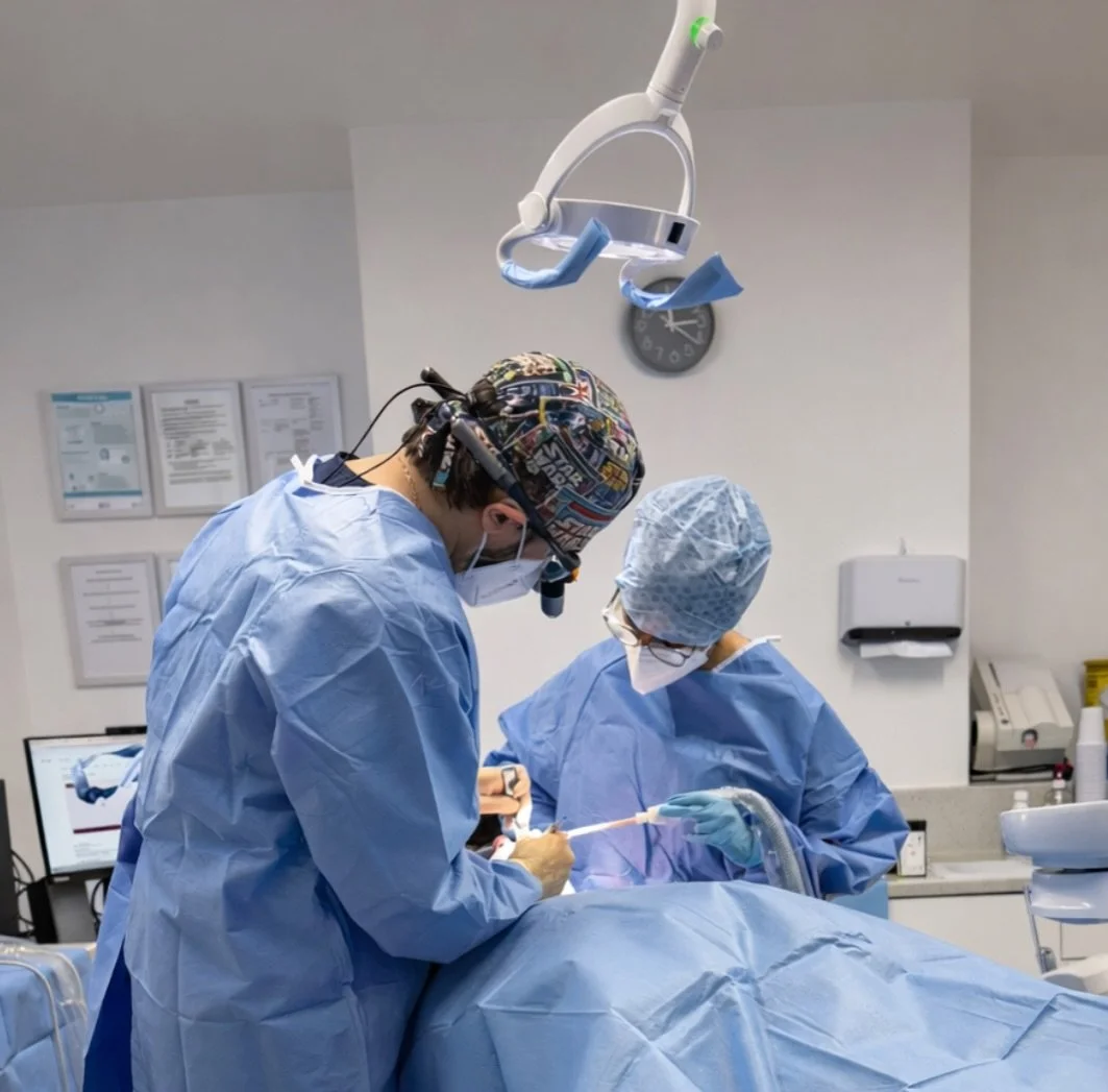 At Baudelaire Dental Clinic in Marylebone, we combine advanced dentistry with an artistic touch to create healthy, beautifully natural smiles. From routine care to transformative cosmetic treatments, our expert team is here to make every visit comfor