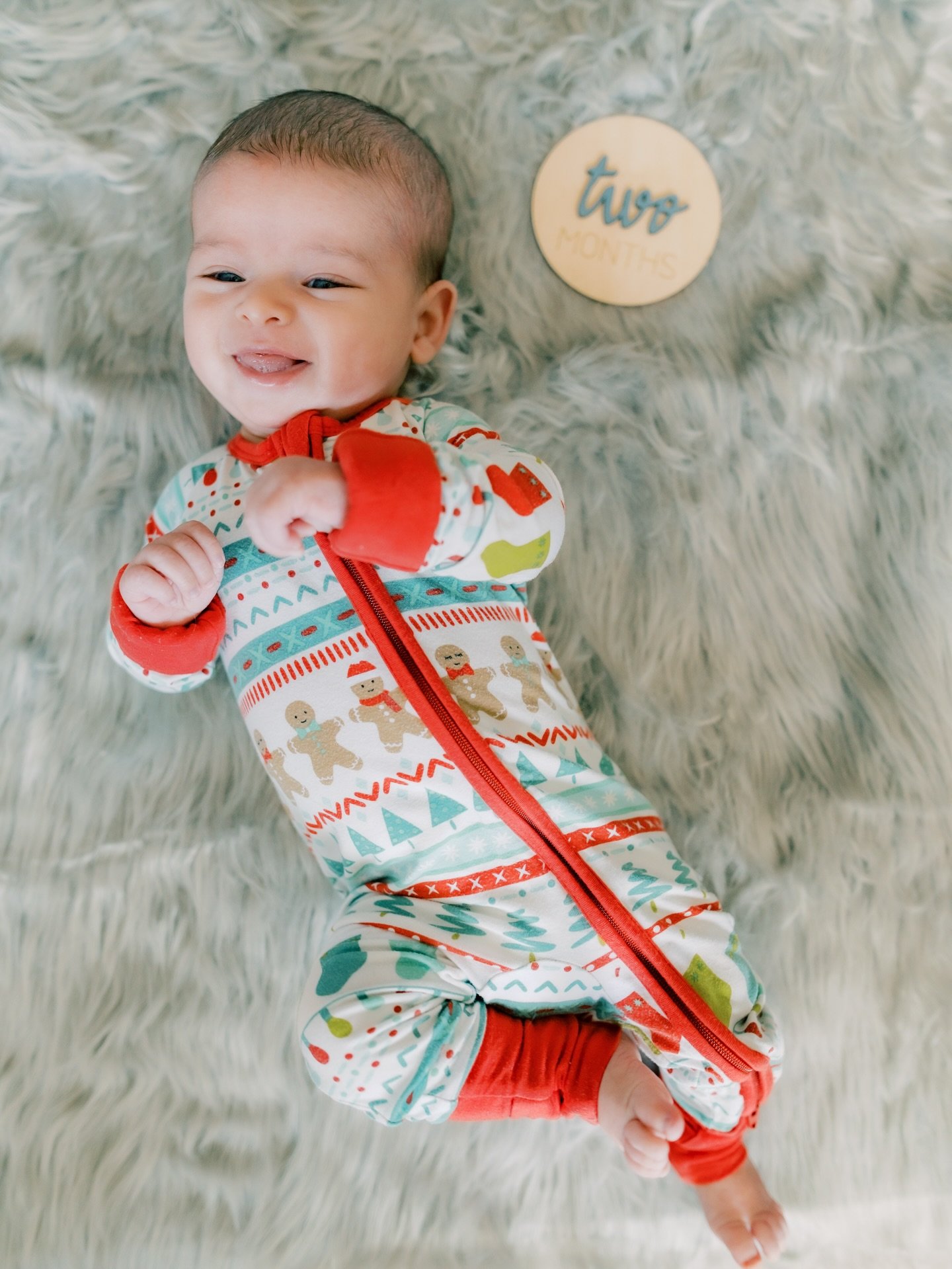 Two months loving you 🥰
Swipe to see our matching PJs (and when Valentina and I wore the same ones two years ago) 🎄 

-

#momlife #christmas #twomonthsold #dcphotographer #newborn