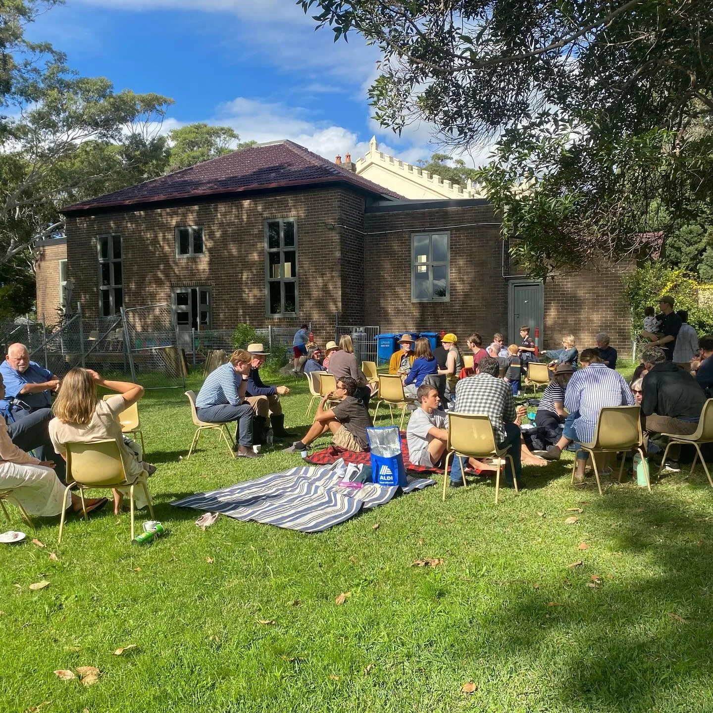Another wonderful Sunday as we gathered with @allstspetersham for a picnic by the graveyard. We love our church family