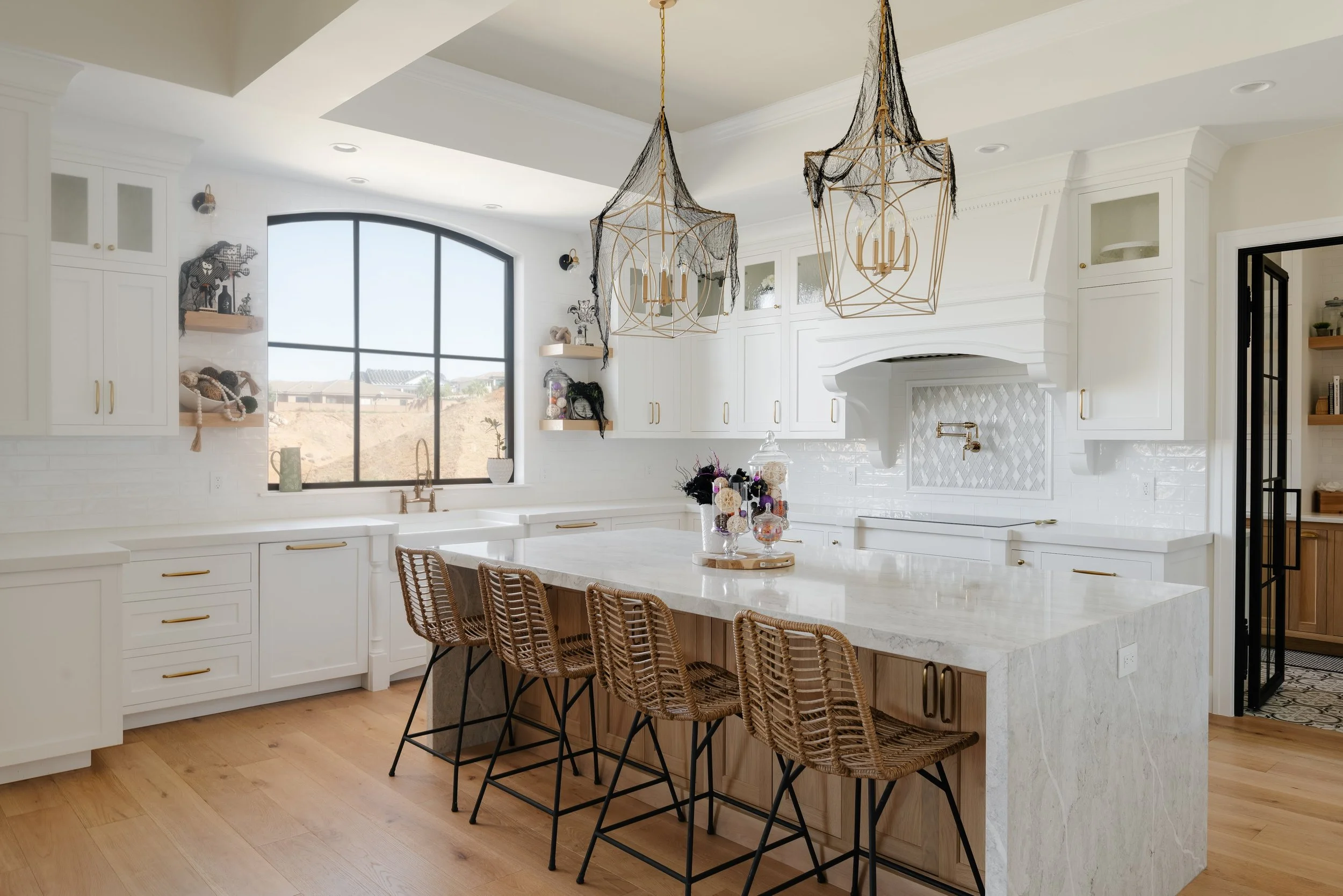 Kitchen 2.jpg