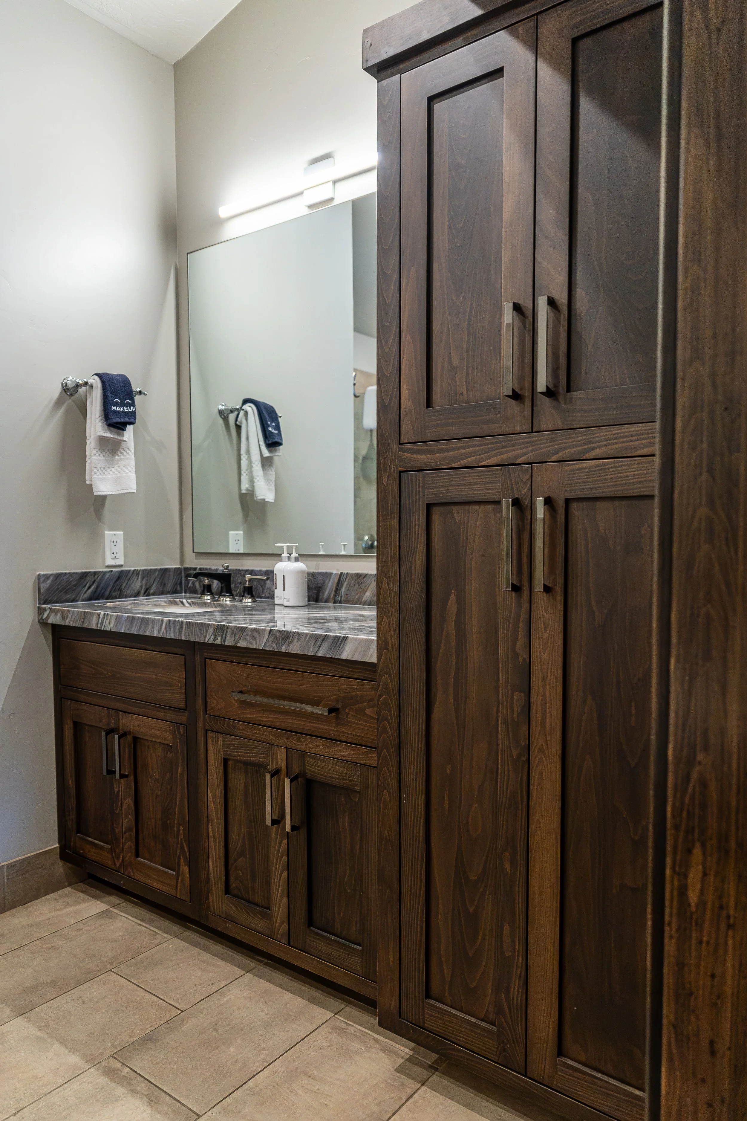 PrestigeWoodworks_Cable_Mountain_Lodge-76.jpg