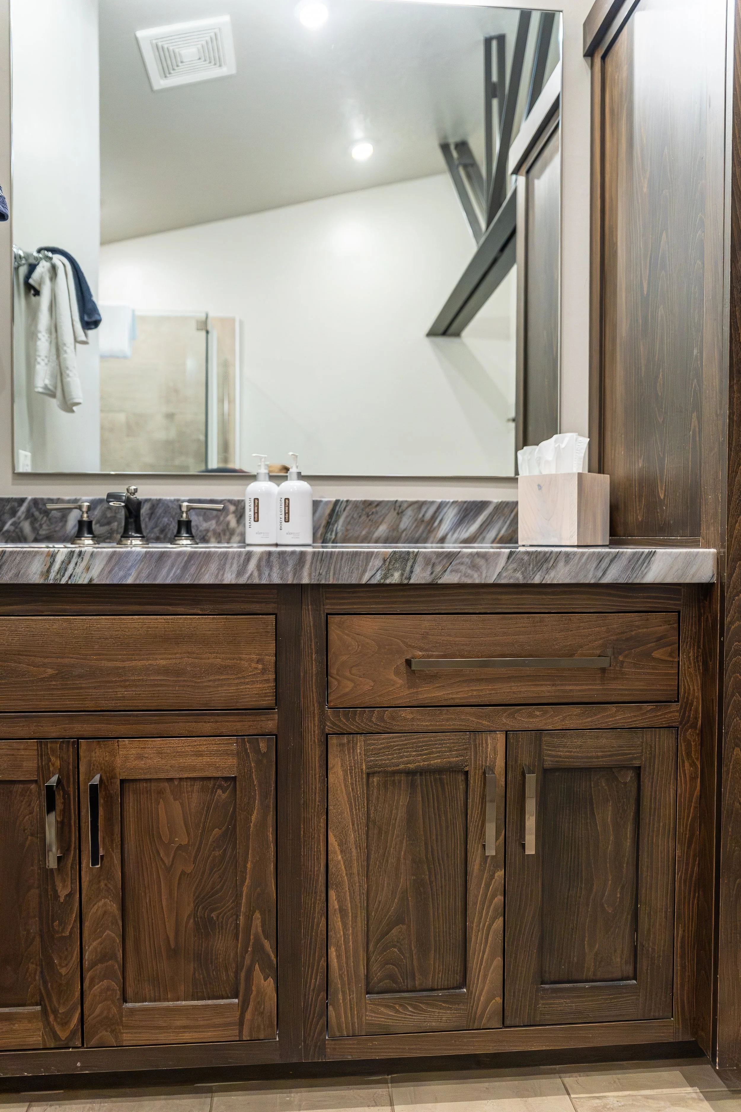 PrestigeWoodworks_Cable_Mountain_Lodge-73.jpg