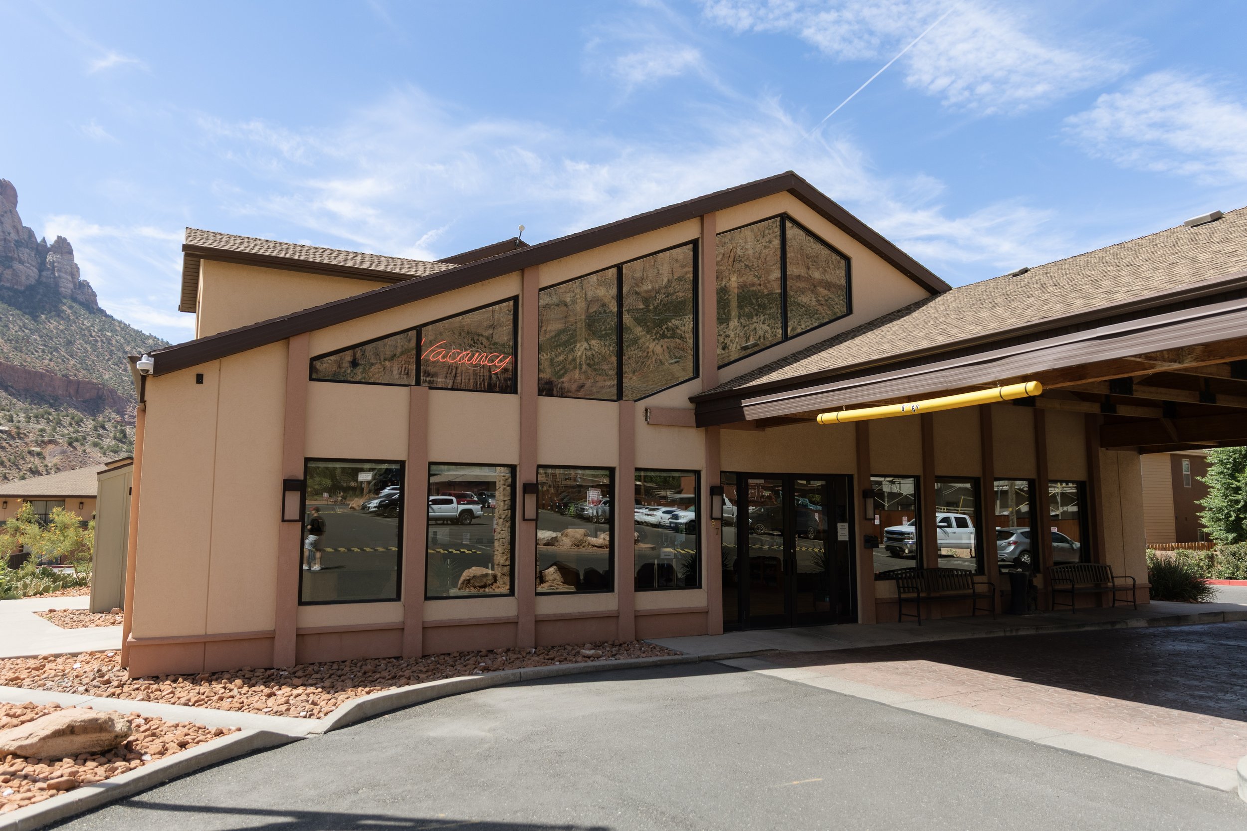 Bumbleberry Inn