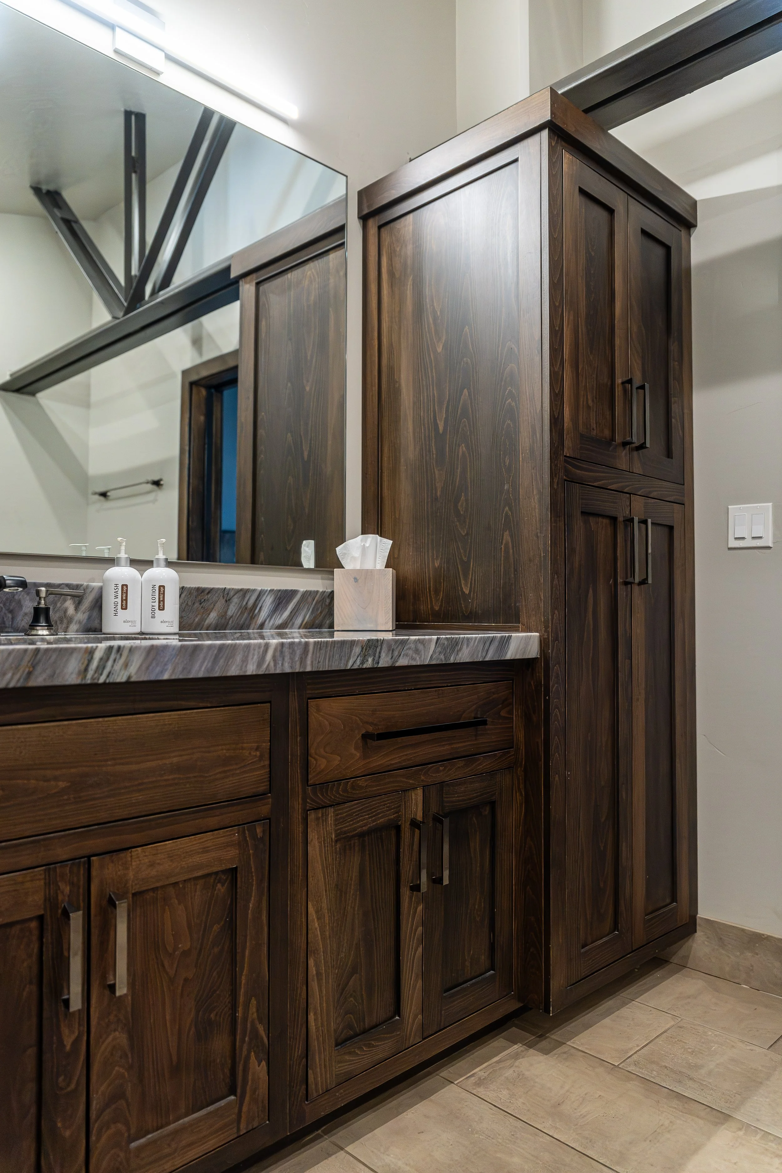 PrestigeWoodworks_Cable_Mountain_Lodge-71.jpg