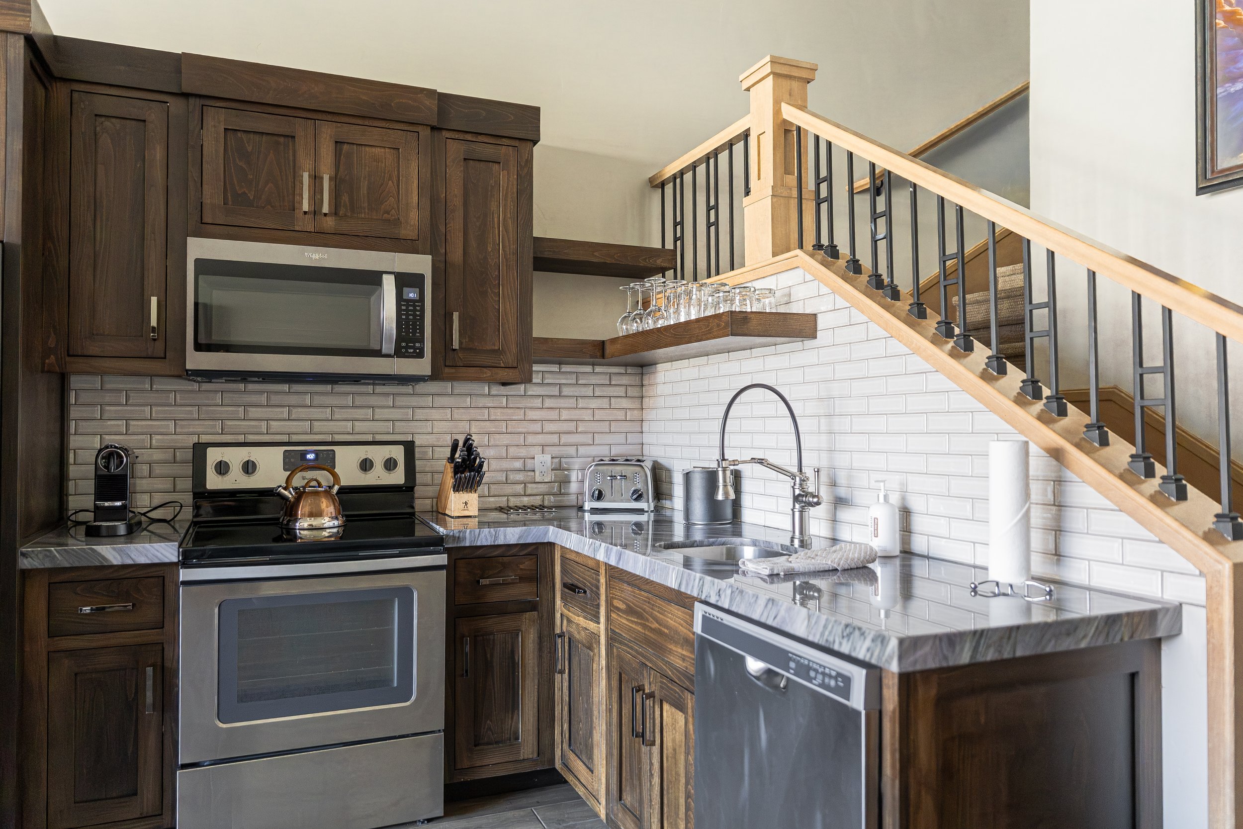 PrestigeWoodworks_Cable_Mountain_Lodge-49.jpg