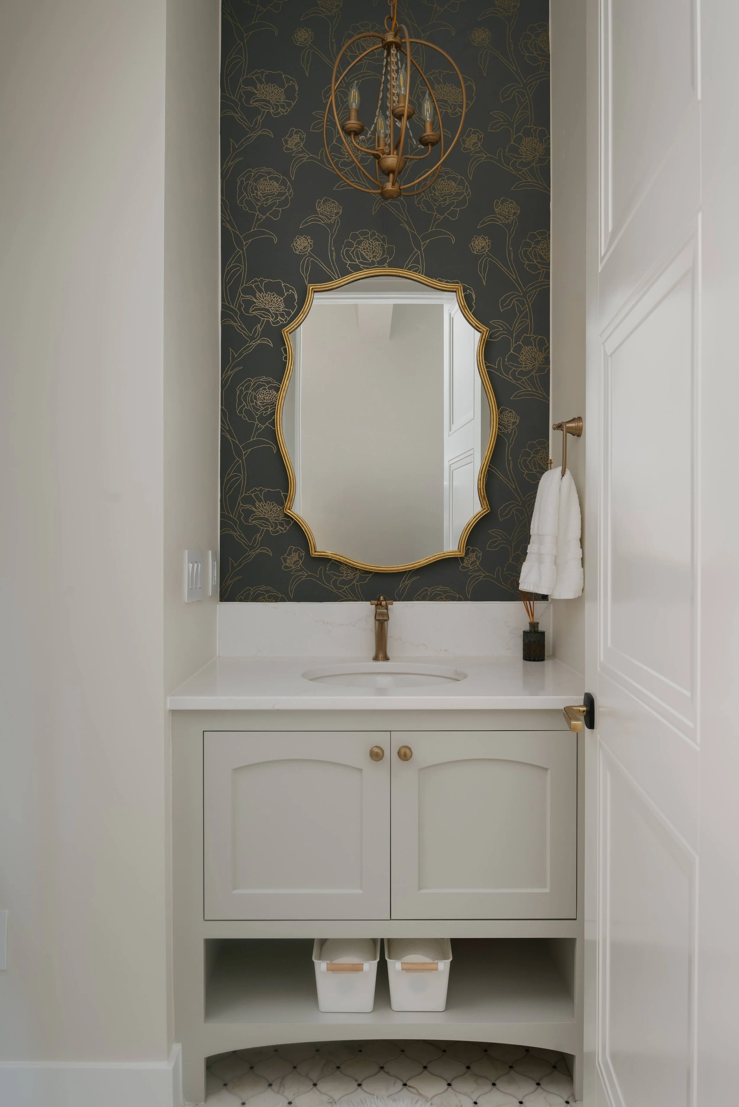 Bathroom 1.jpg