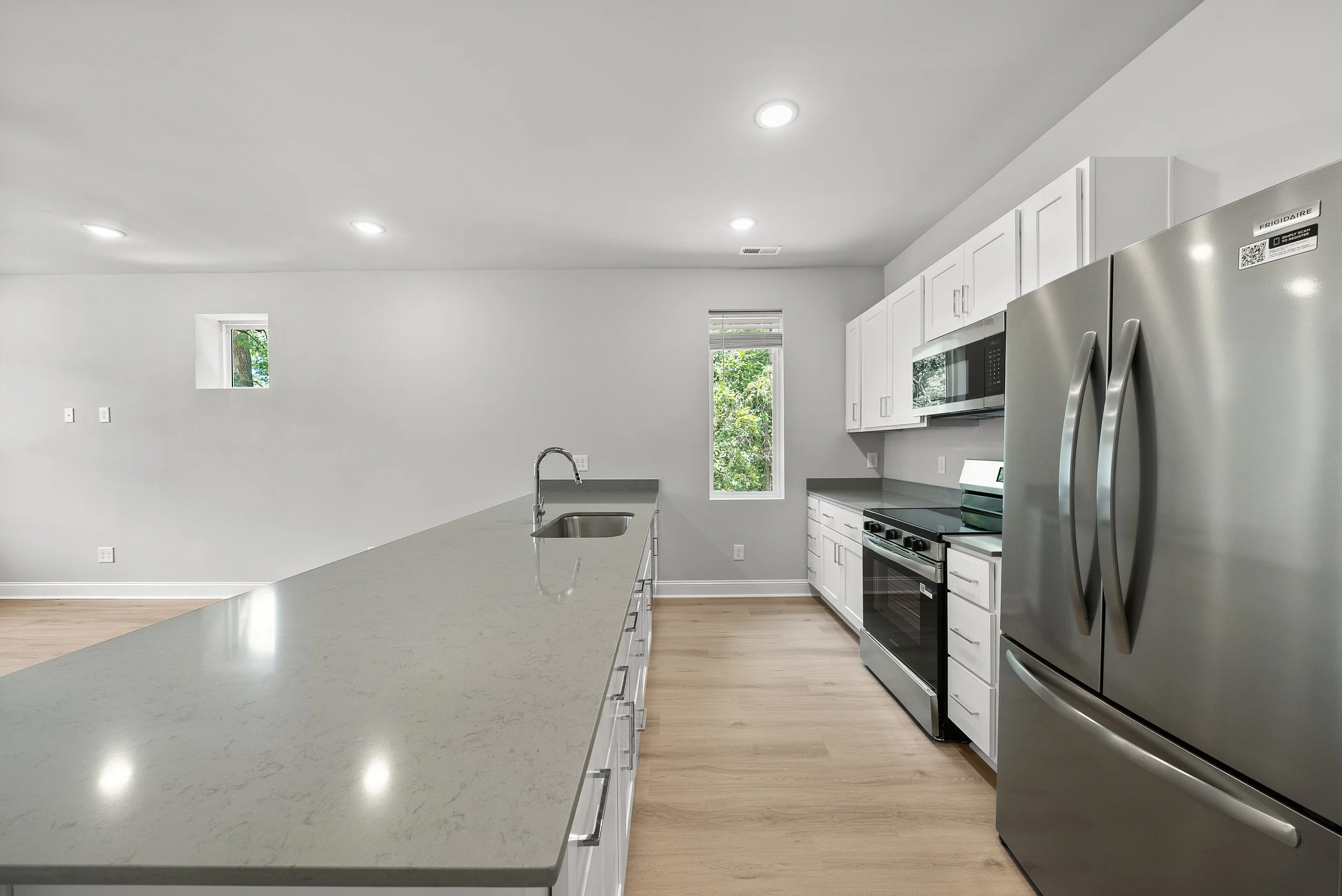 kitchen 2.jpg