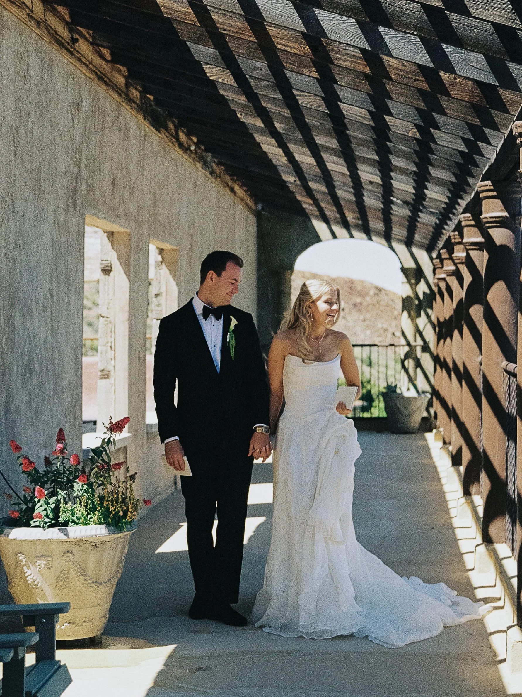 Caroline &amp; Quinn&rsquo;s wedding was celebrated in the charming town of Jerome, Arizona, with just under 65 of their closest loved ones . The weekend kicked off with pre-wedding toast at a local brewery in Cottonwood before we arranged transporta