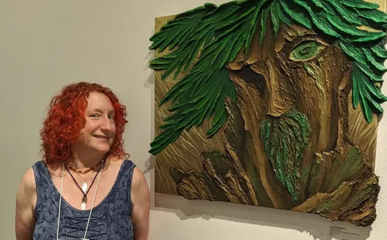  Susan Bagrationoff with painting