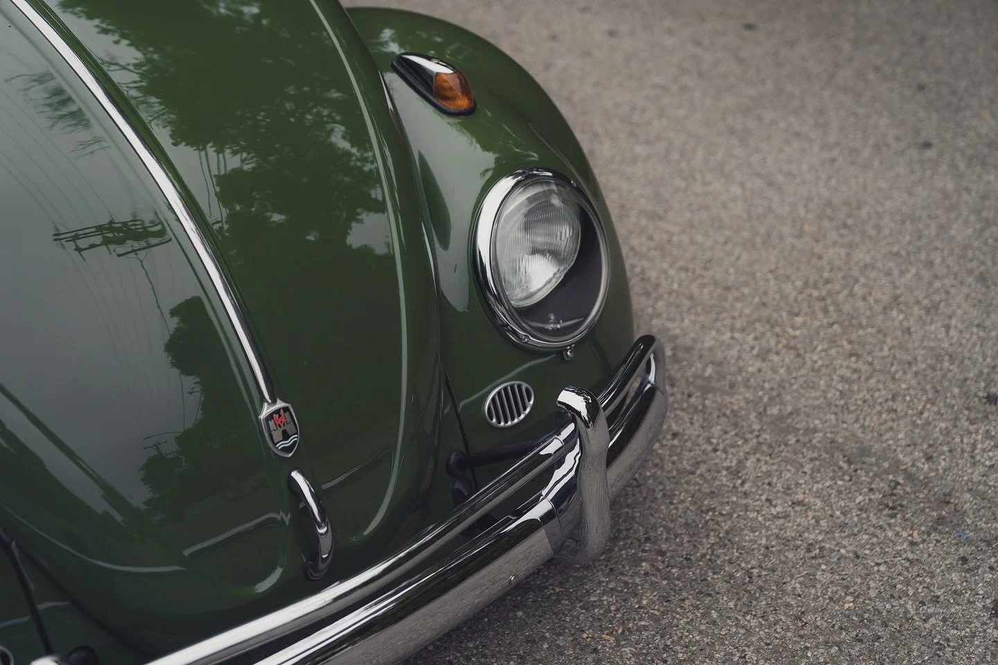 Sabzi green on a classic shape. Simple but perfect.