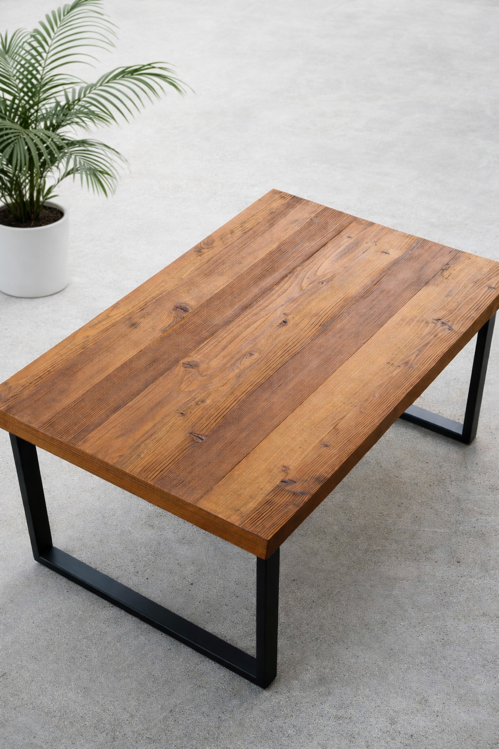 Universal table made of century-old pine🪵🌲