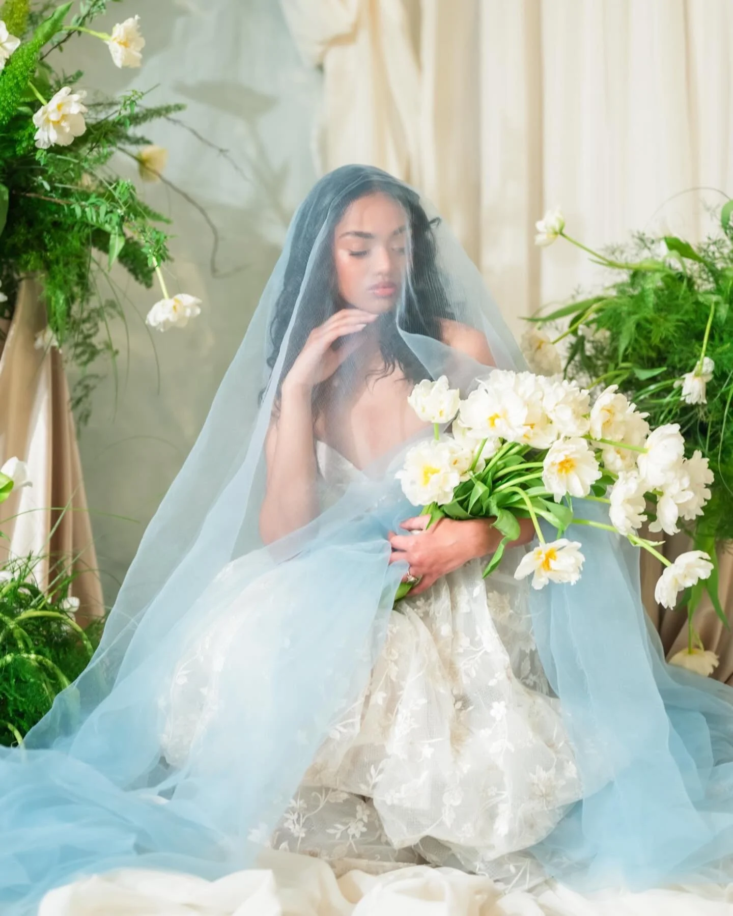 Every part of this shoot was breathtaking. Thank you @sophiekayephotography and @nouvelleweddings for creating such a unique and stunning afternoon! I can&rsquo;t wait to share more❤️. 

@sophiekayephotography
@nouvelleweddings
@petalosofloraldesign
