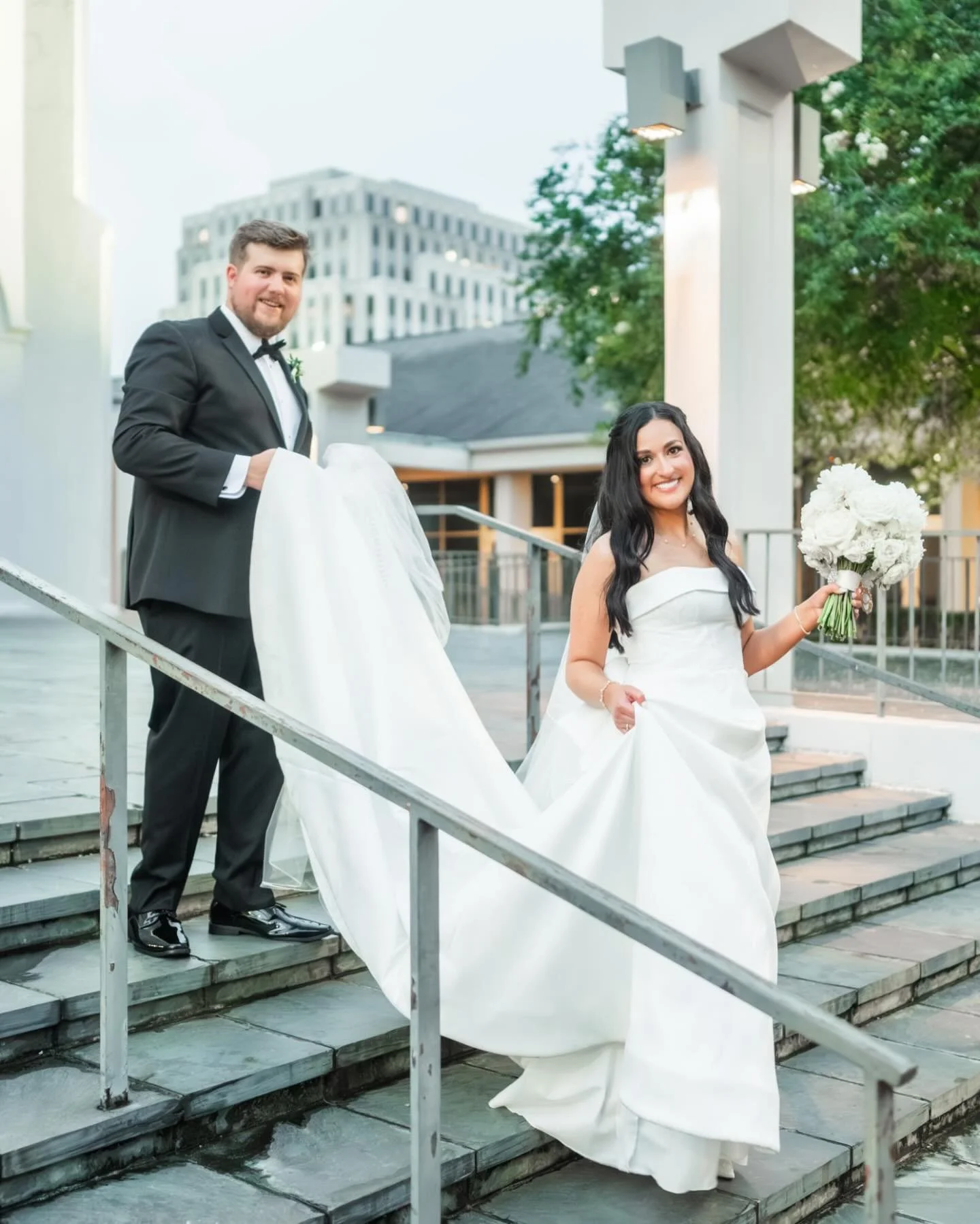 Amanda and Brett&rsquo;s beautiful wedding day at Baton Rouge Country Club and St. Joseph&rsquo;s Cathedral! I have been so excited for their day and - including the non-fulfilled rain forecast - it absolutely did not disappoint!

Vendors:
Planning a