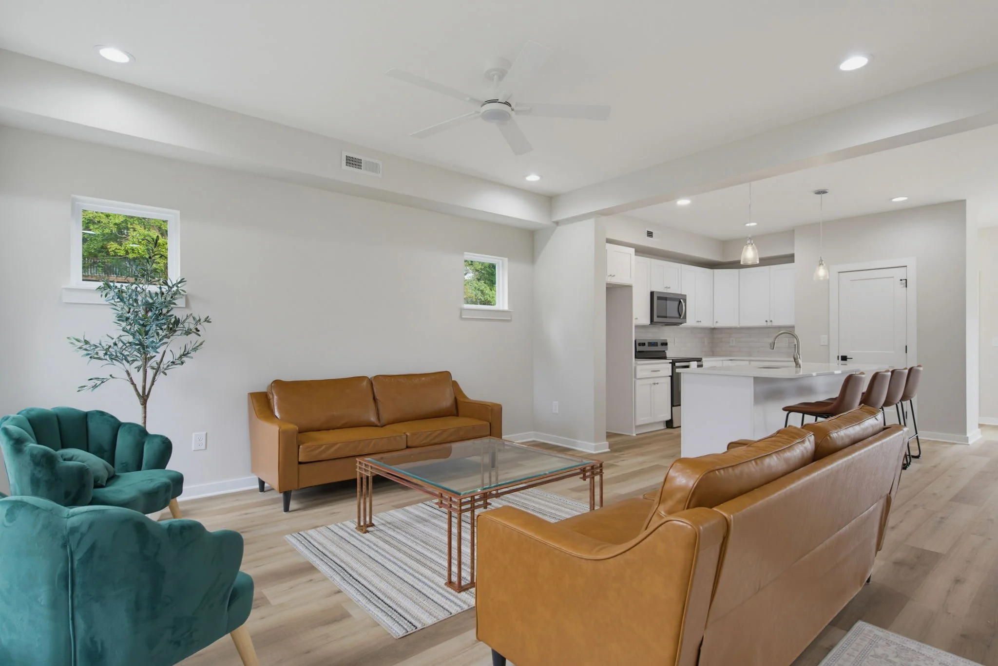 5-web-or-mls-207 E Parker St-5.jpg