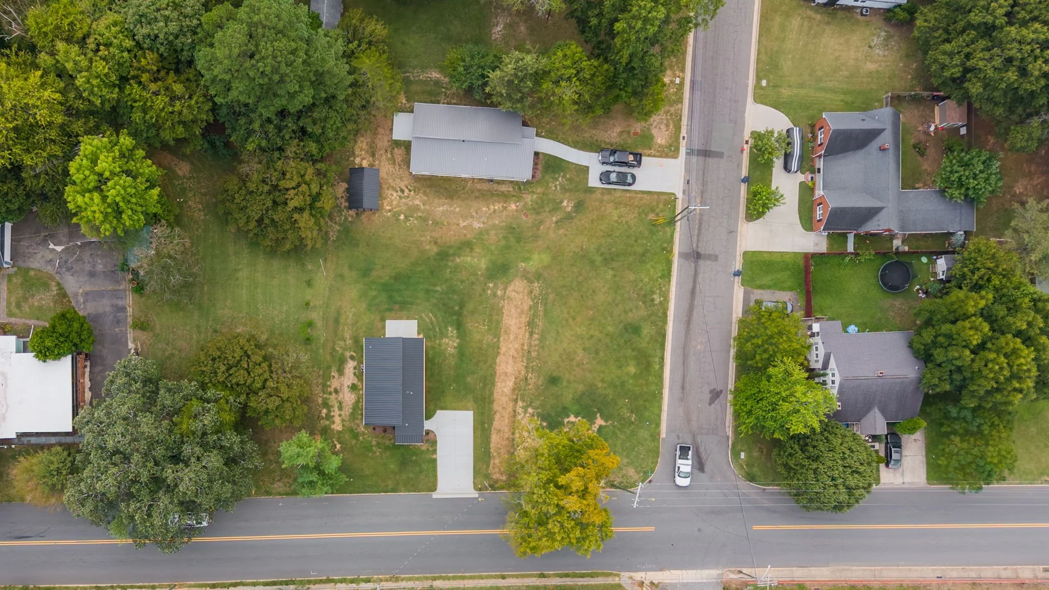 30-web-or-mls-207 E Parker St-30.jpg