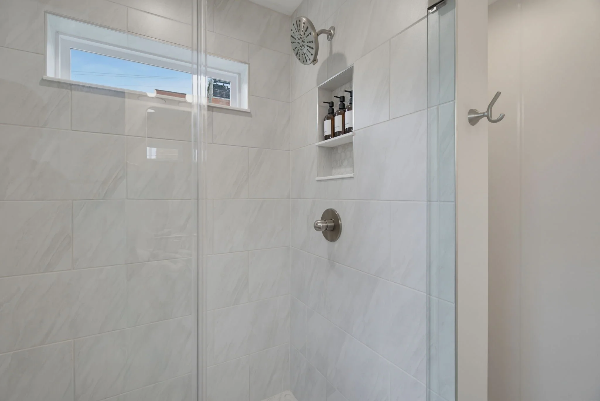 19-web-or-mls-207 E Parker St-19.jpg