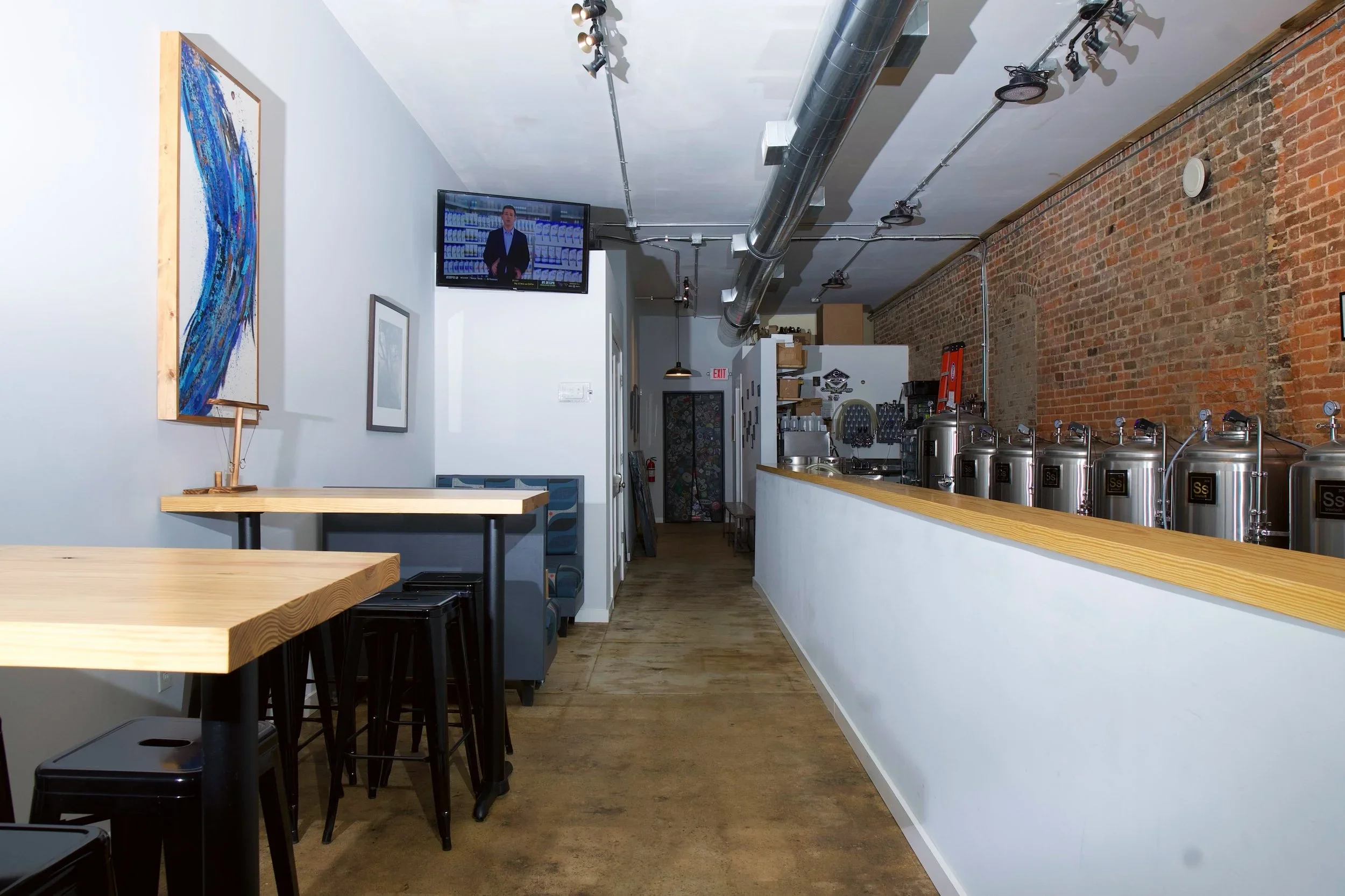 Roll Construction Bar Commercial Projects.webp