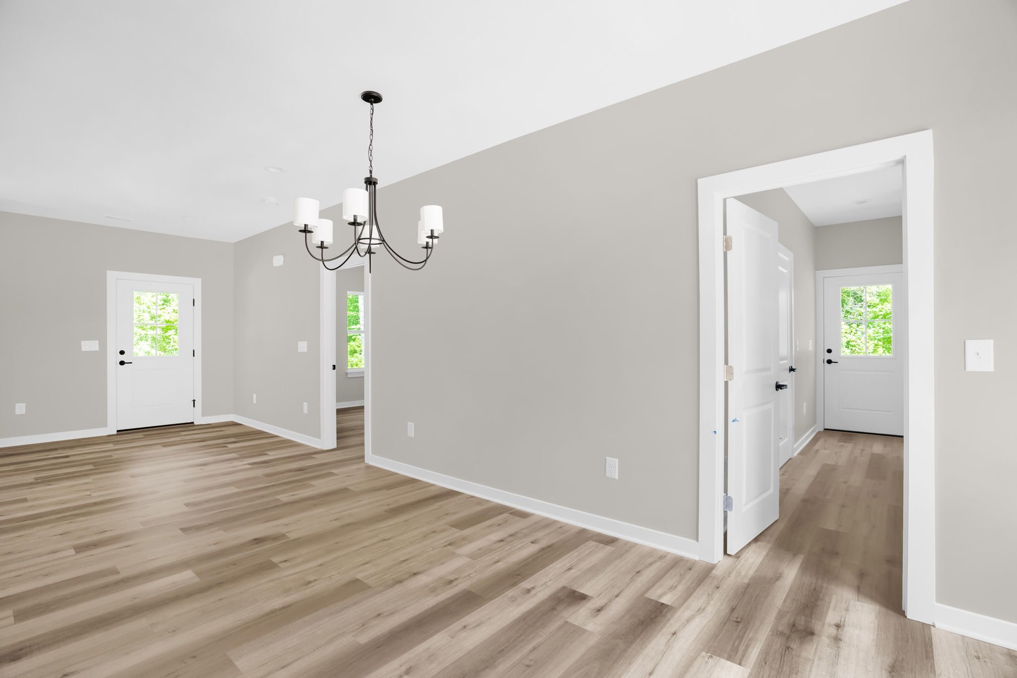 Roll-Construction-burlington-spec-home-interior 2.jpg