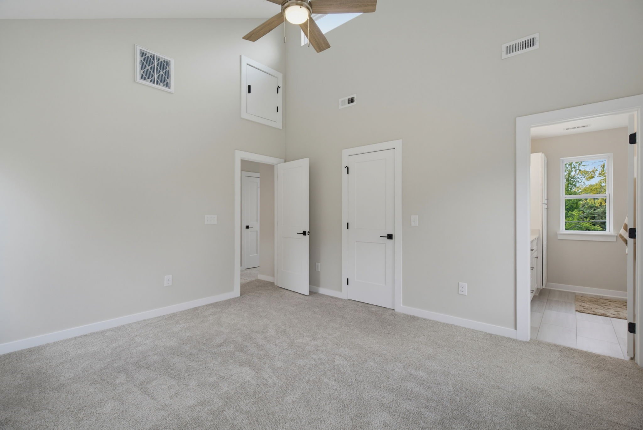 17-web-or-mls-207 E Parker St-17.jpg