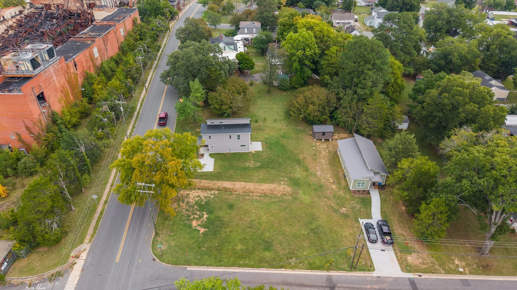 34-web-or-mls-207 E Parker St-34.jpg