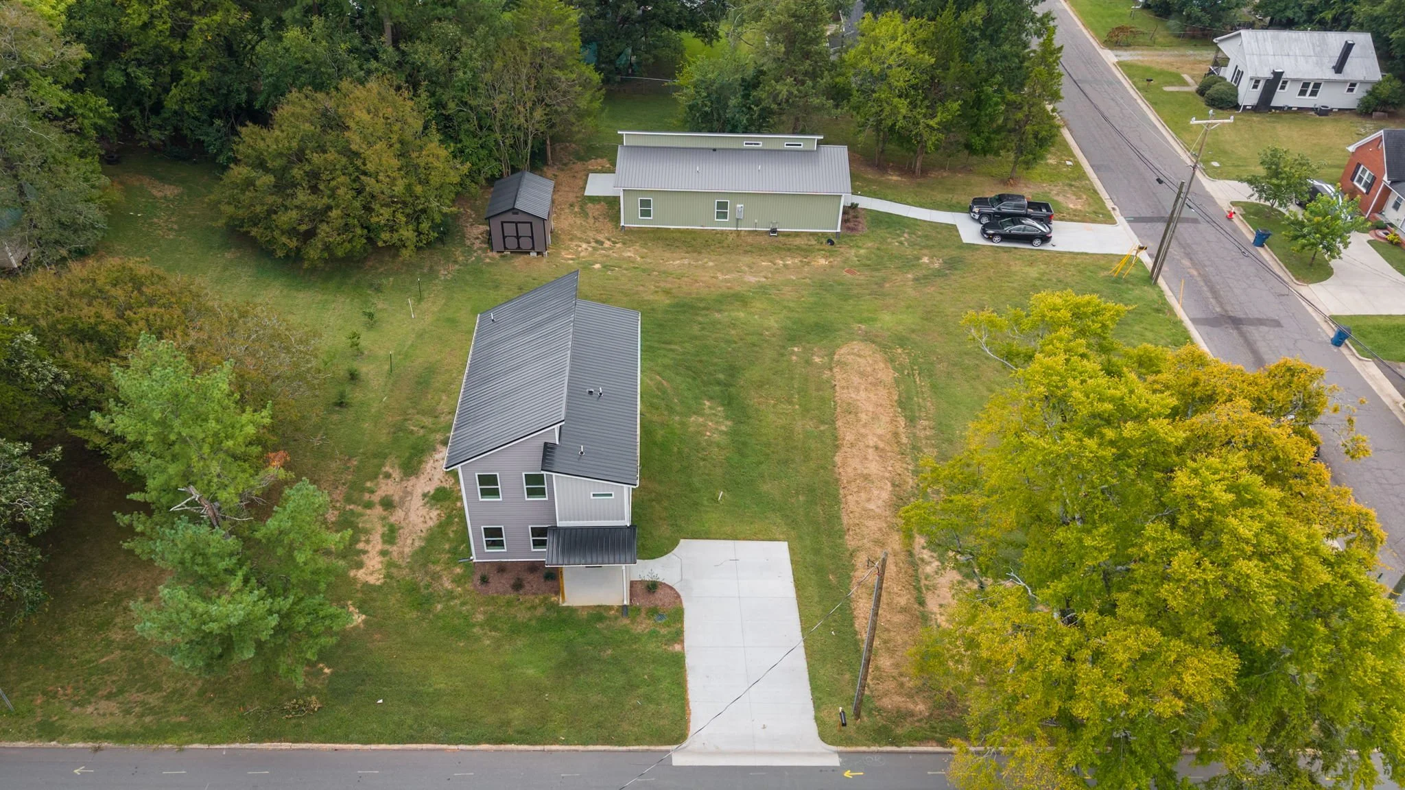 31-web-or-mls-207 E Parker St-31.jpg