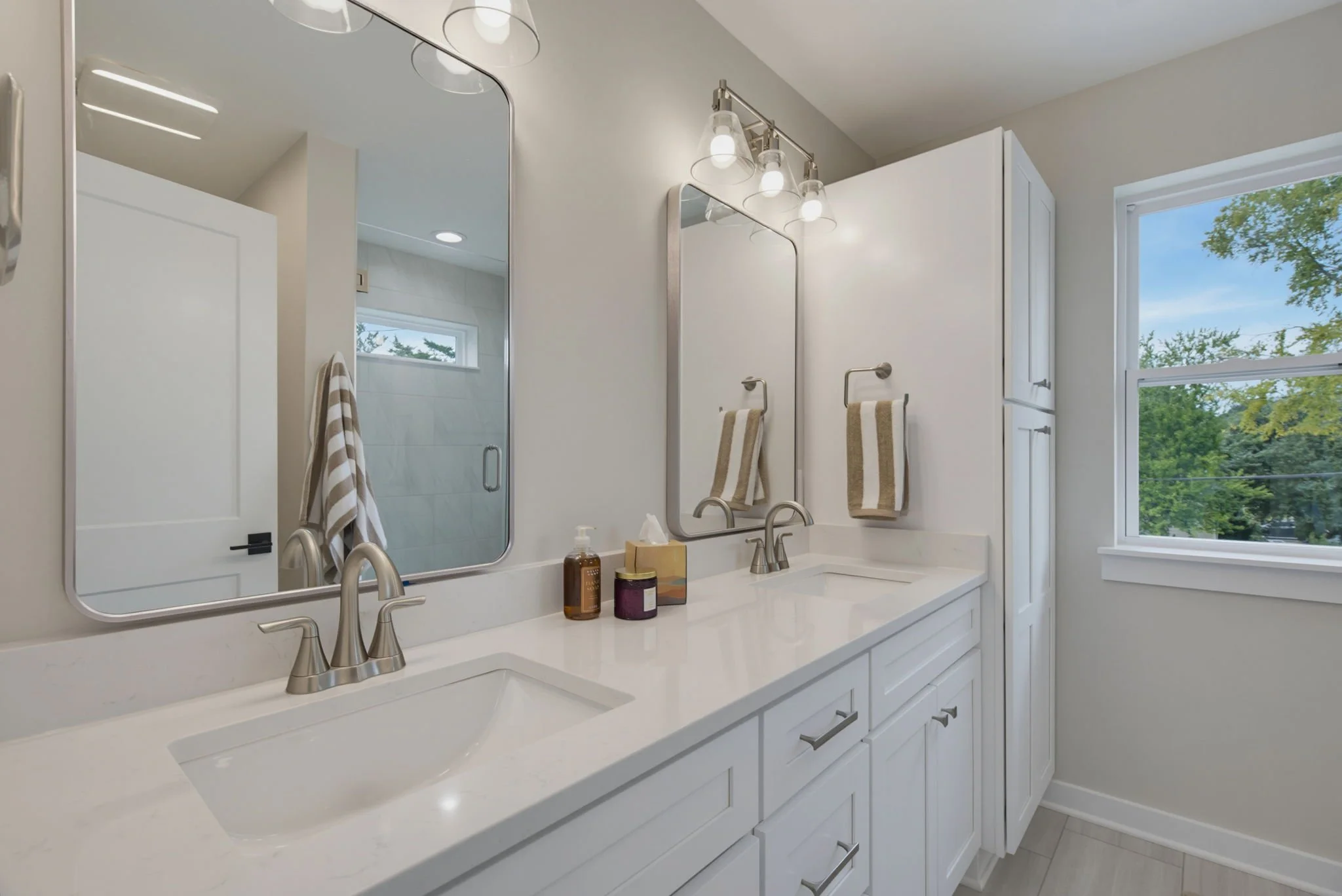18-web-or-mls-207 E Parker St-18.jpg