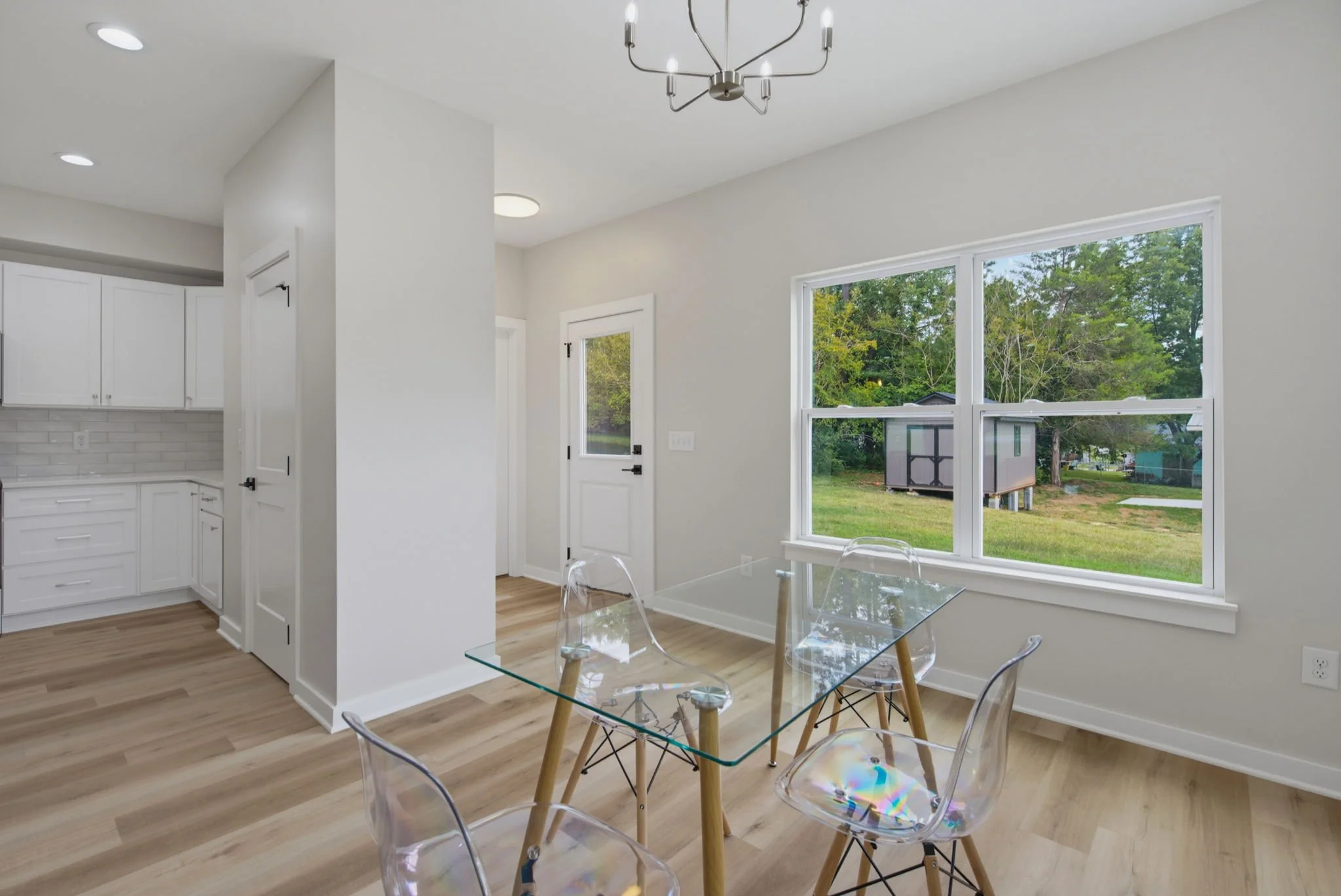 14-web-or-mls-207 E Parker St-14.jpg
