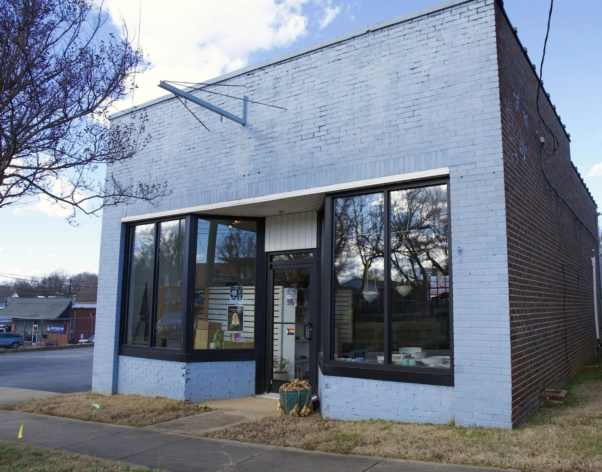 Roll Construction Pottery Studio Commercial Projects_exterior.webp