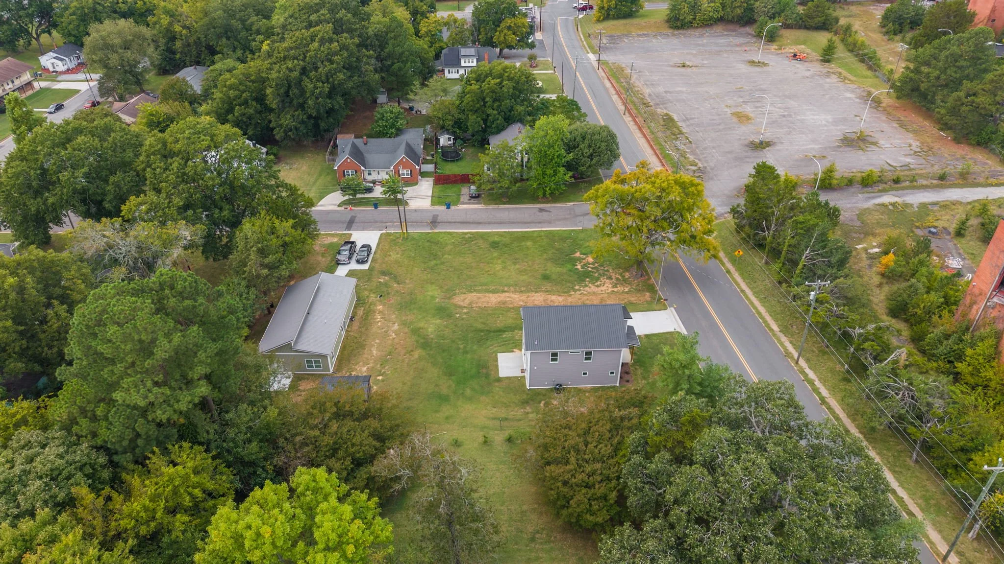 33-web-or-mls-207 E Parker St-33.jpg
