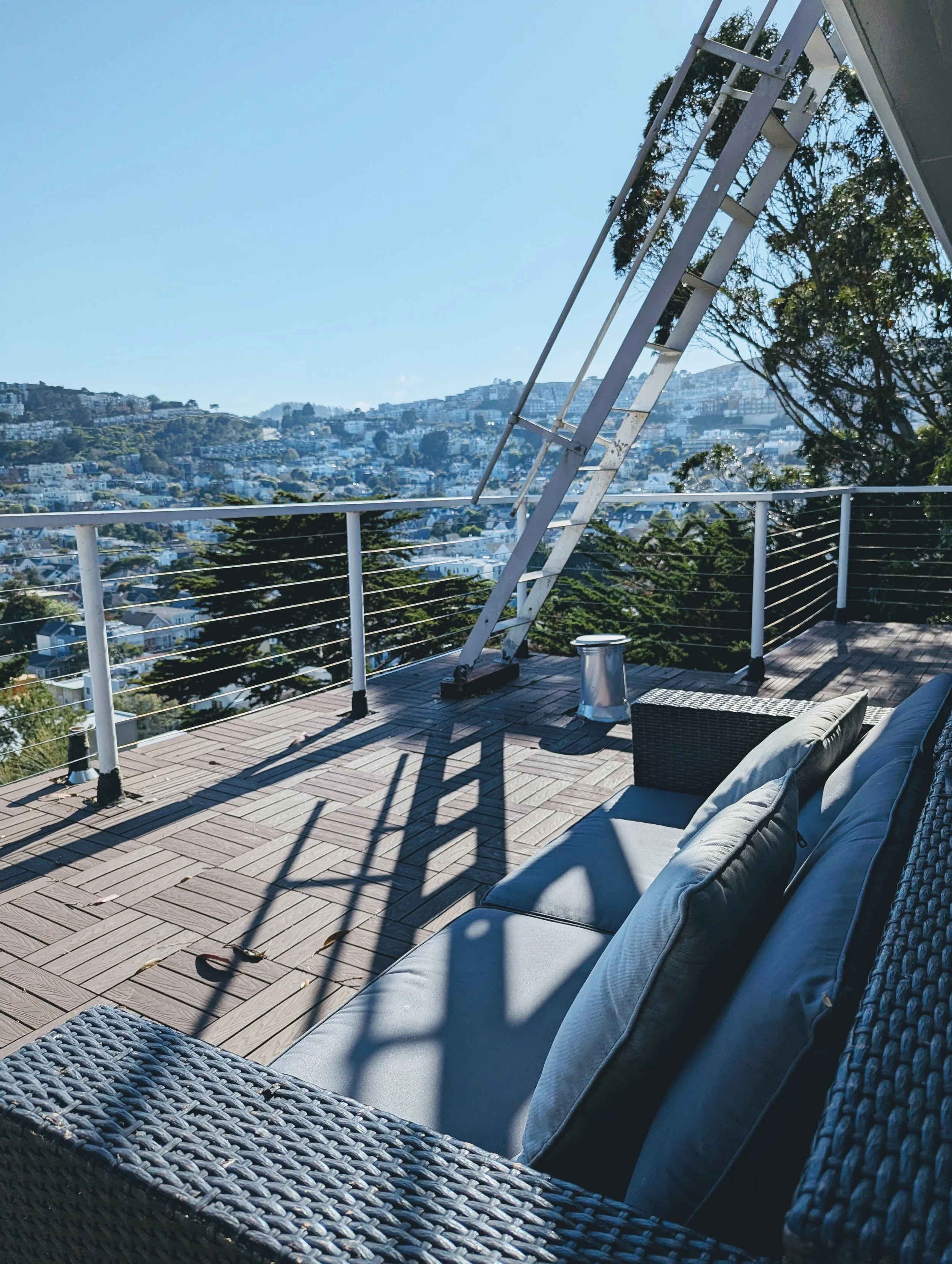Upper deck with patio launch furniture