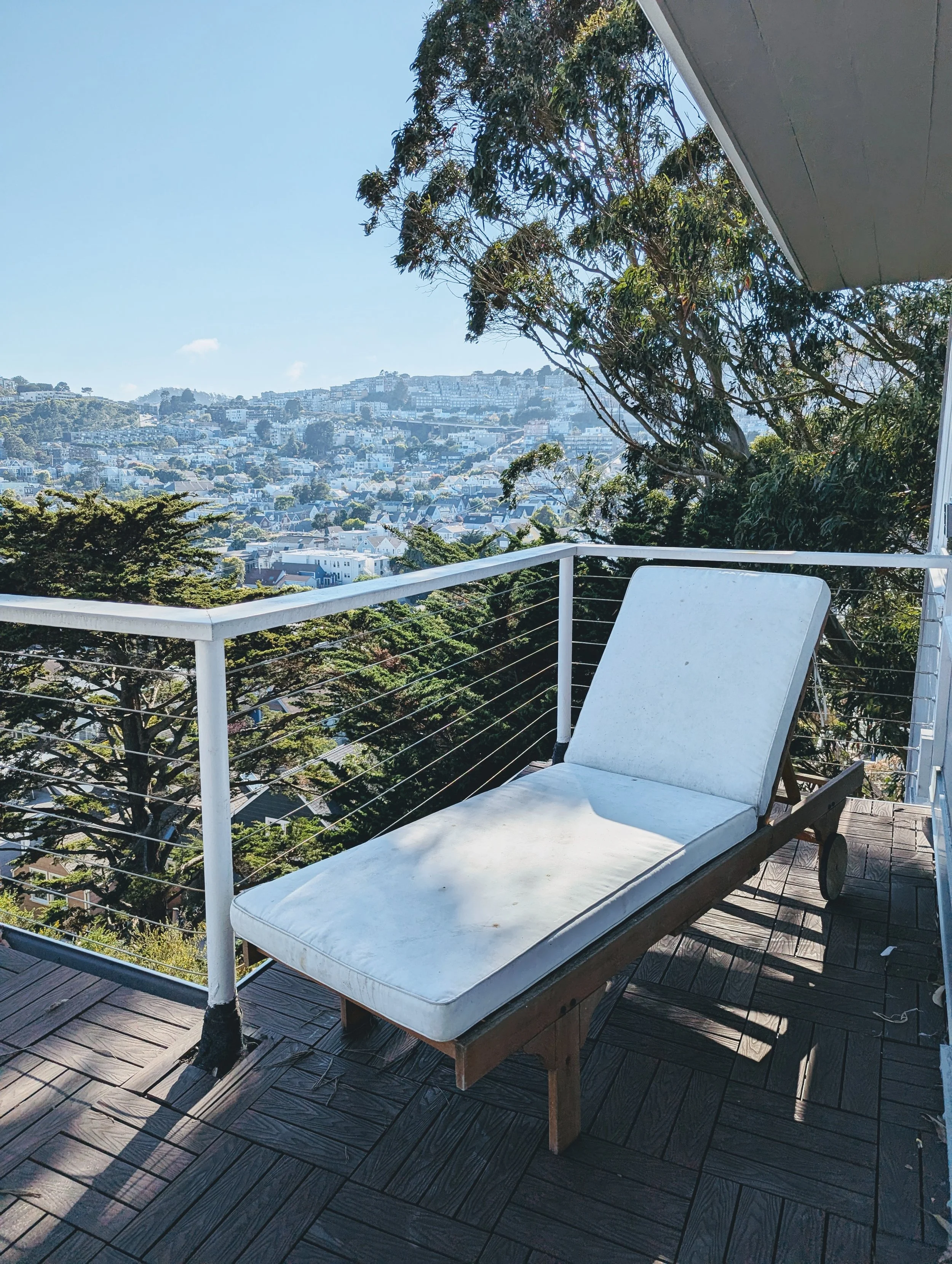 Upper deck with patio launch furniture