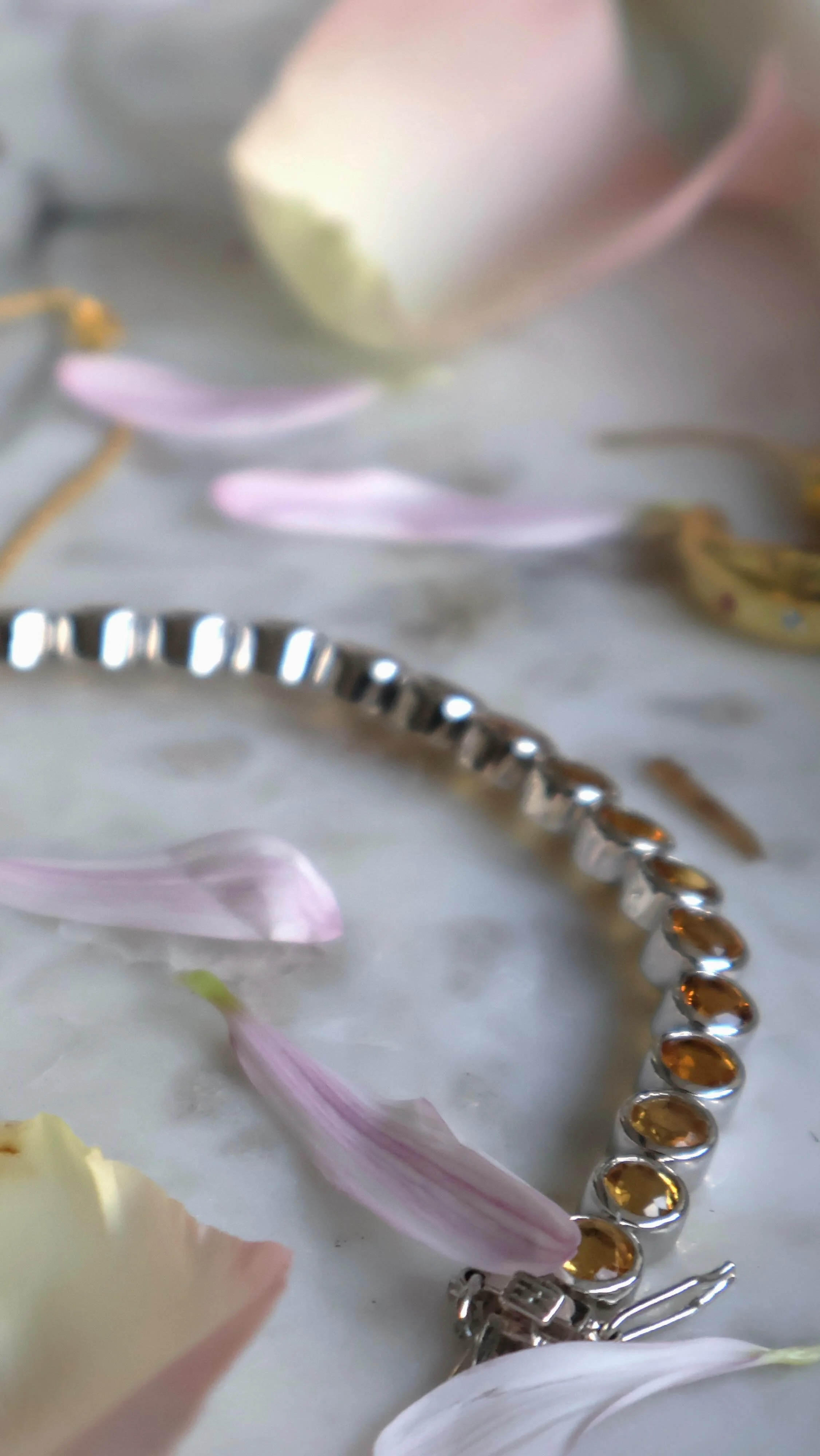 One week to go ✨
#jewellery #ddbylayaz #statementjewellery #girls #launch #oneweek #newzealand