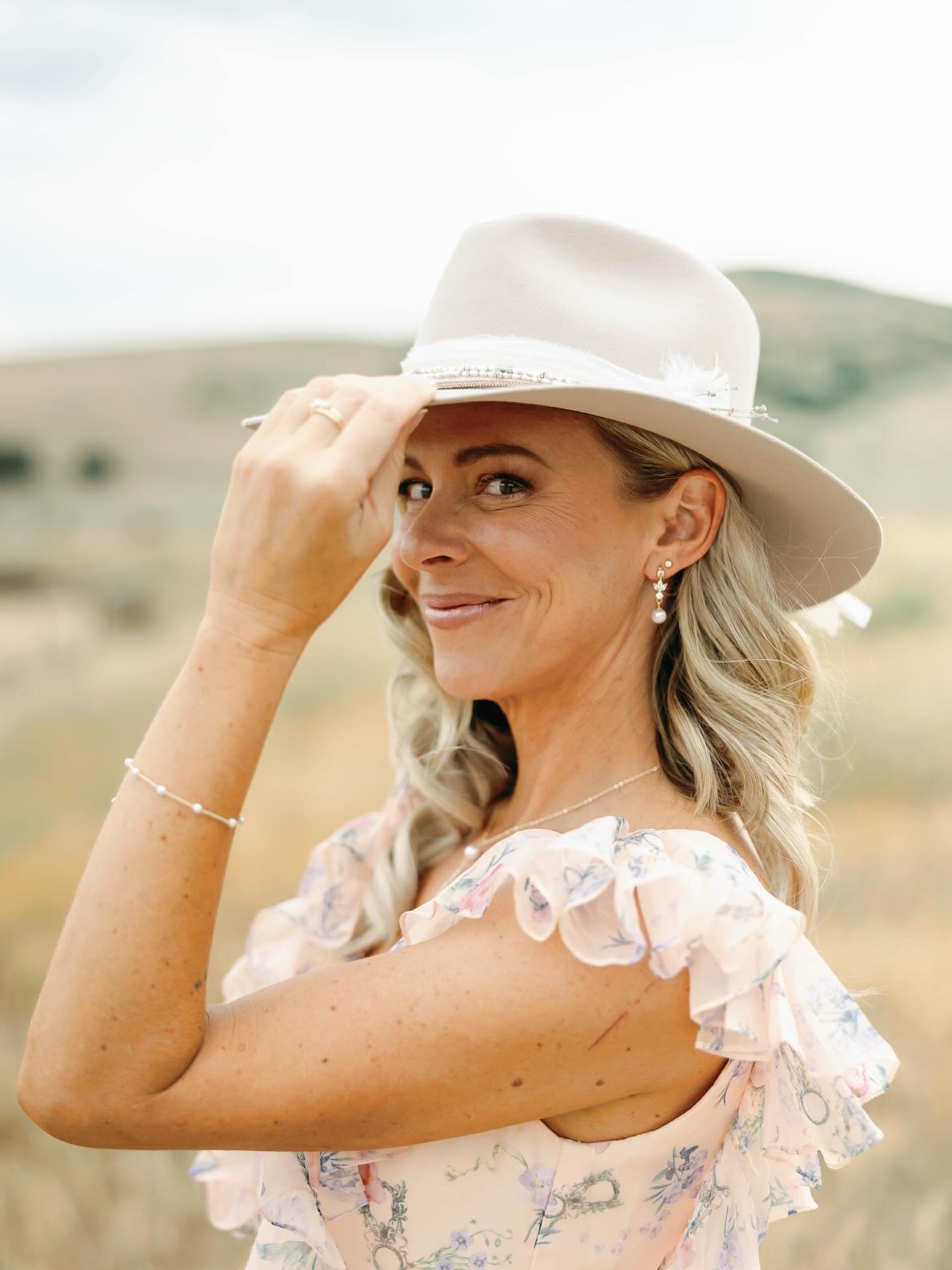 Happy happy birthday to our bright, kind, intuitive, beauty of a teacher @i.am.ber.2.0 &hearts;️ thank you for bringing joy and zen to all of us 🫶🏻