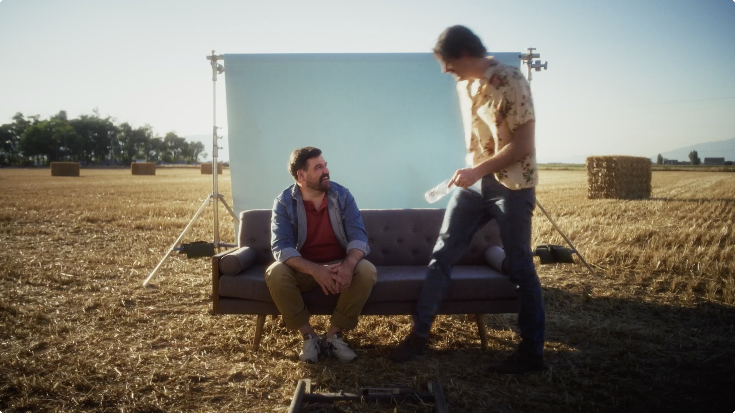 LiveOn_Talk_Still_01.png