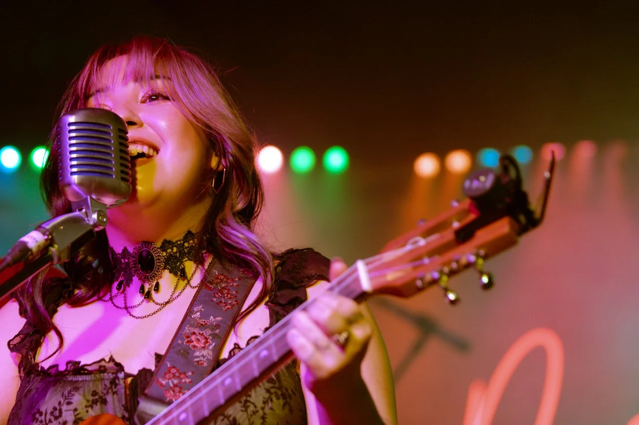Nahla Moon at King Cob market pub