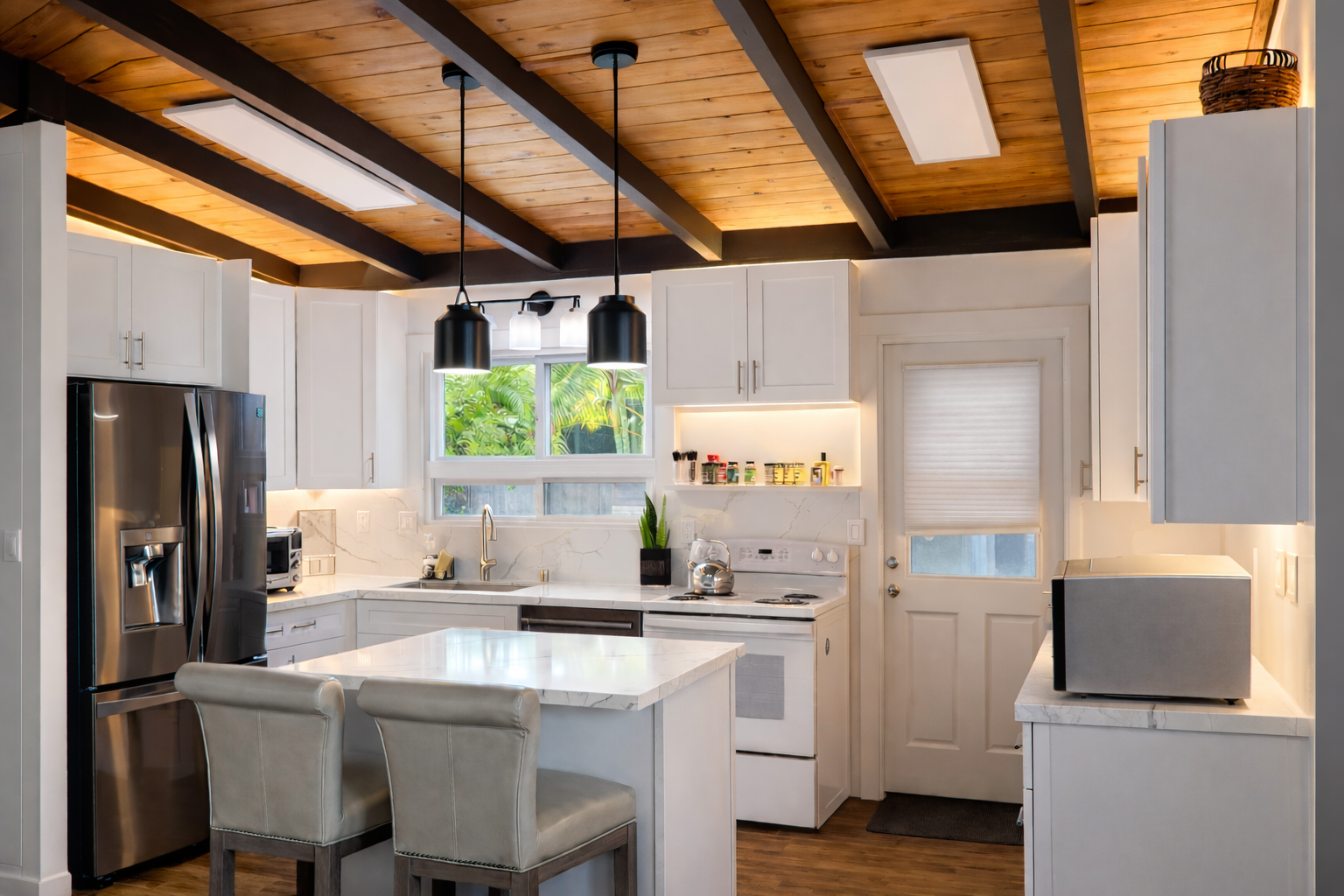 KAILUA KITCHEN 3.png