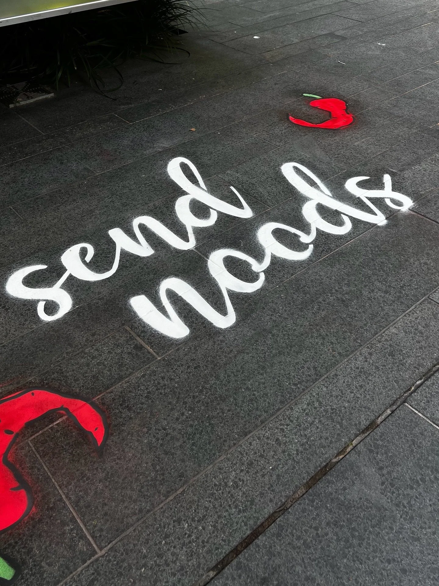 Send noods &hellip; 🍜
or sushi &hellip; 🍣 
Pho real!

Lower Ground Dining at Central Park Mall Sydney

#placesandspaces #placemaking #marketing #publicart #twentiethletter