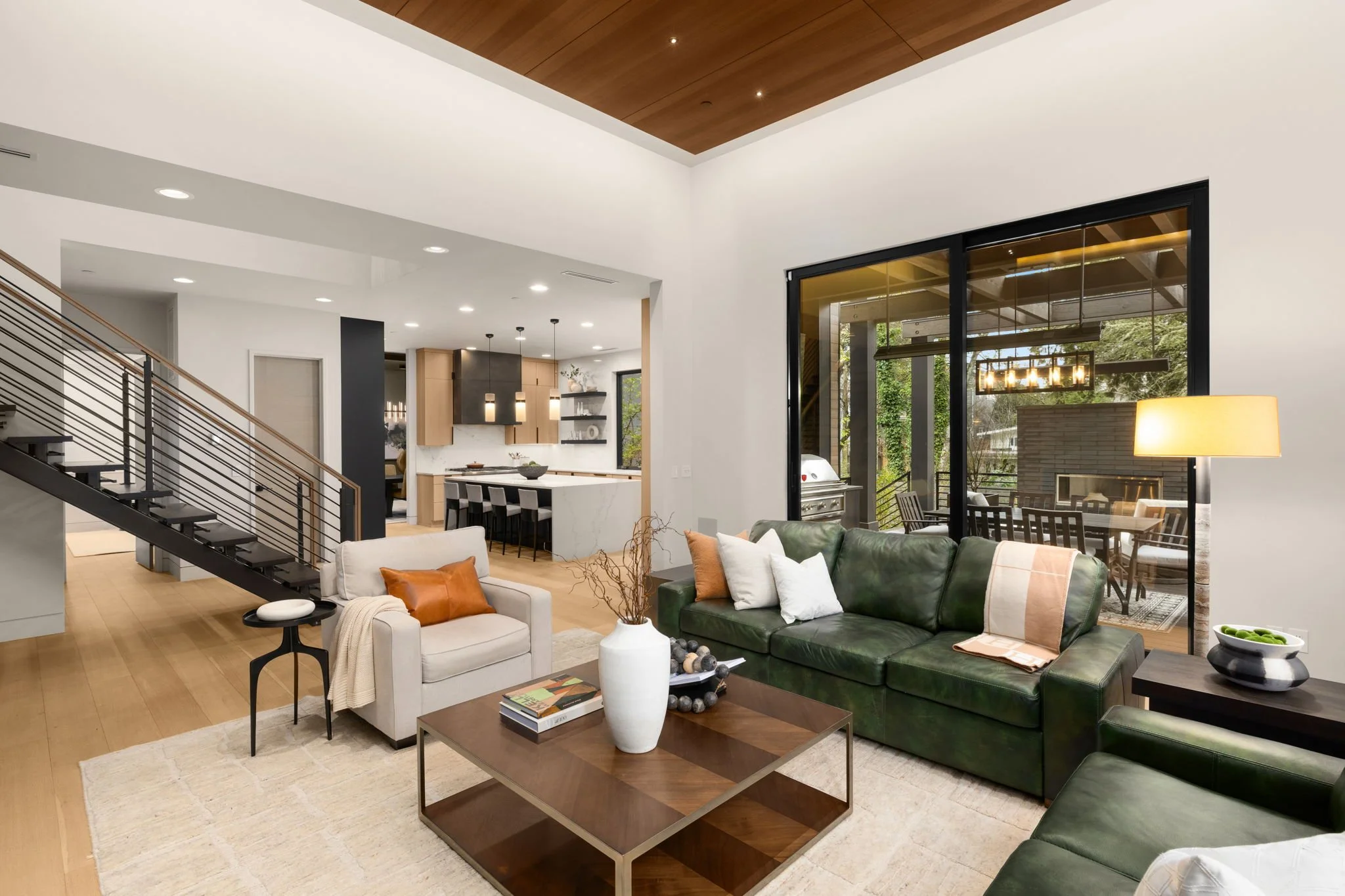 5-web-or-mls-1215-96th-ave-se (4).jpg